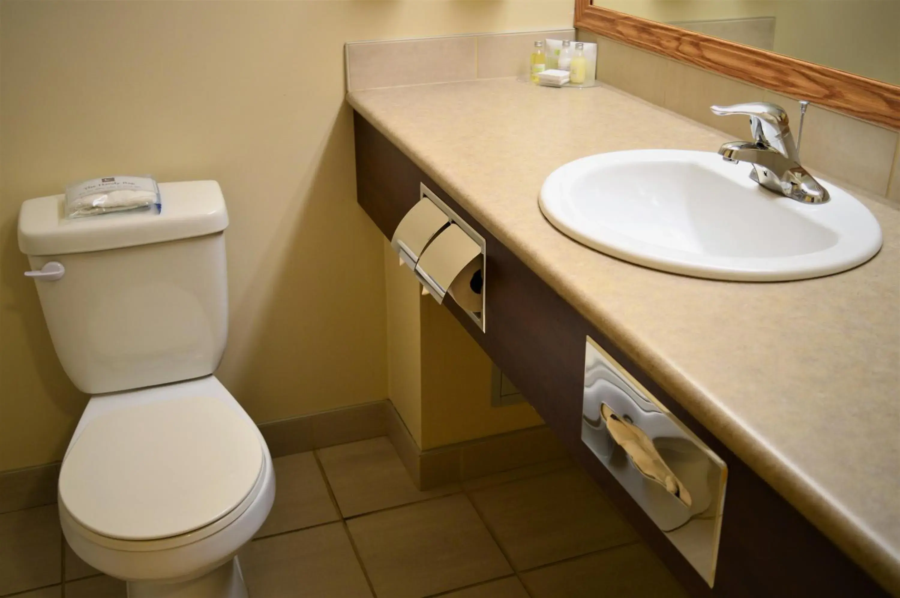 Standard Queen Room with Two Queen Beds in Sigma Inn & Suites Hudson's Hope Standard Queen Room with Two Queen Beds in Sigma Inn & Suites Hudson's Hope