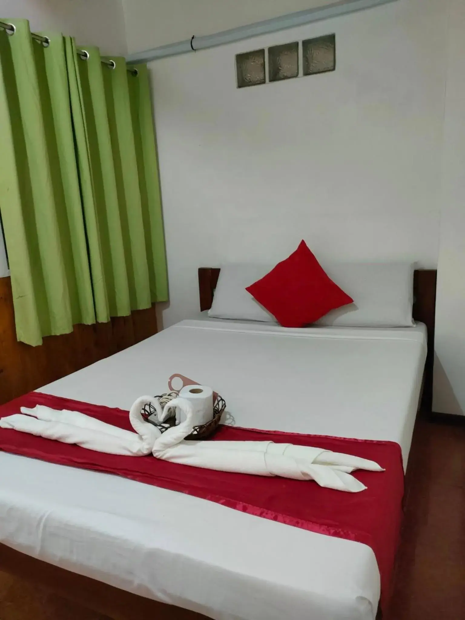 Budget Double Room in Axis Pension Hotel Budget Double Room in Axis Pension Hotel