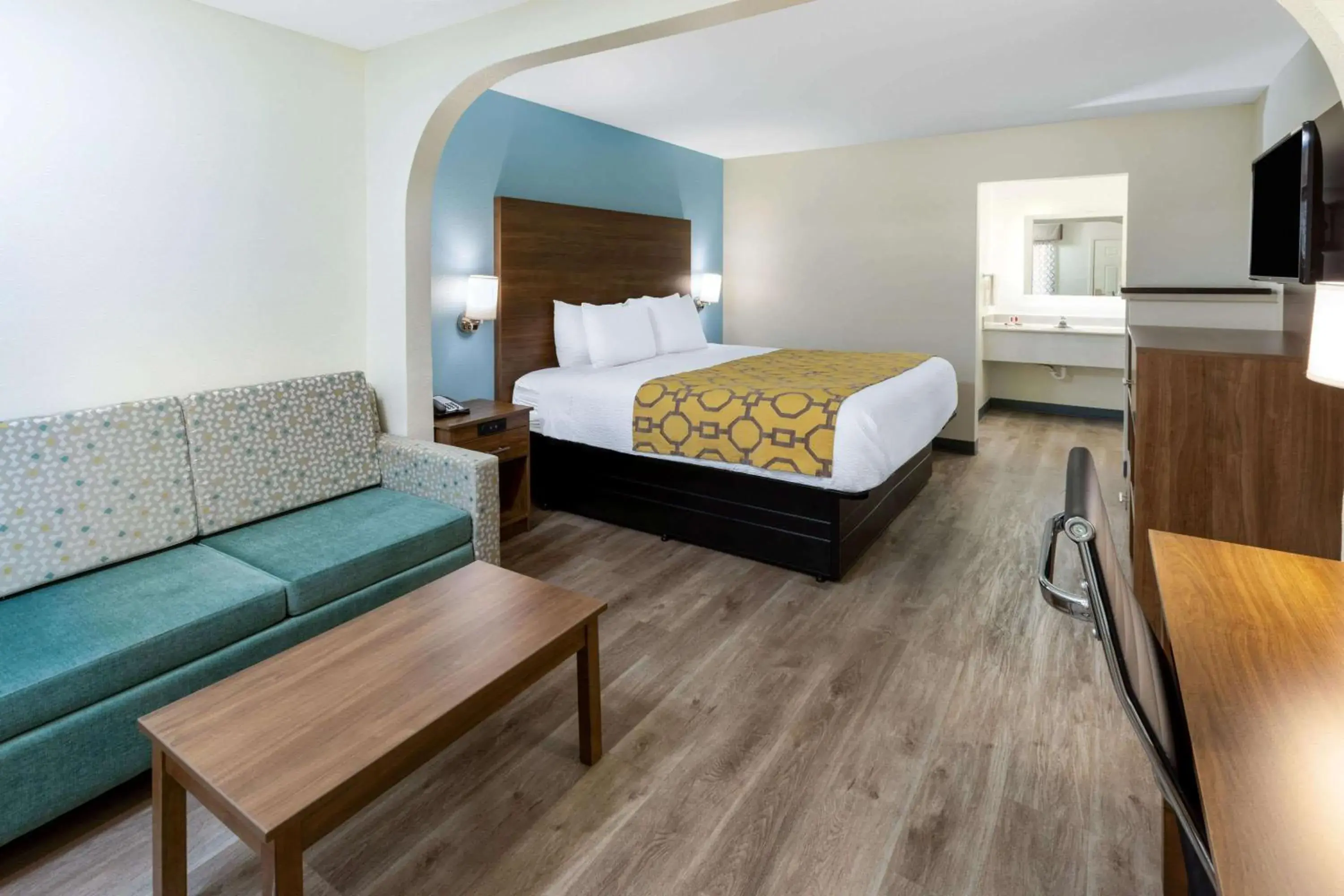 King Room - Mobility Access/Non-Smoking in Baymont by Wyndham Biloxi - Ocean Springs King Room - Mobility Access/Non-Smoking in Baymont by Wyndham Biloxi - Ocean Springs