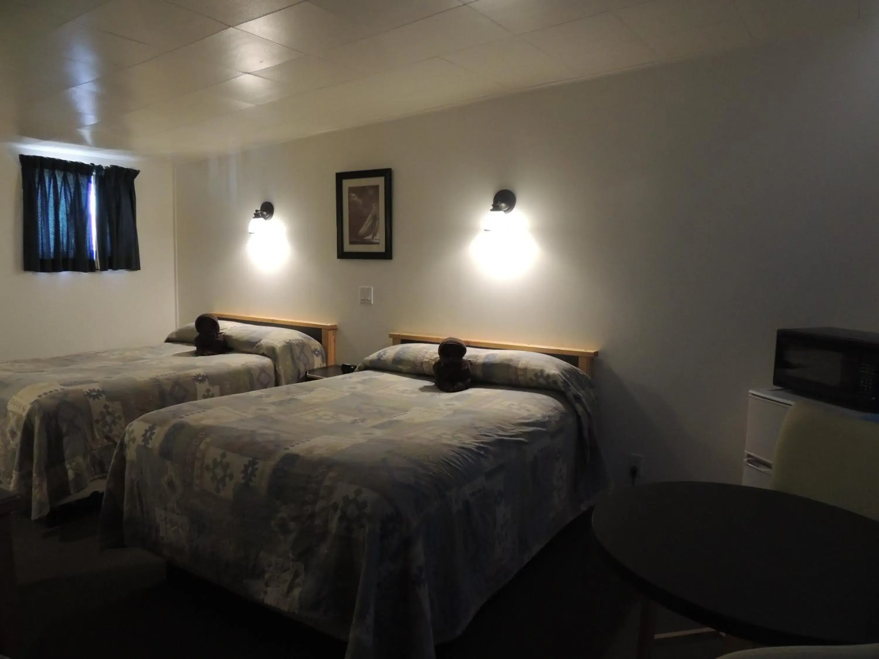 Standard Double Room with Two Double Beds - Non-Smoking in 100 Mile Motel & RV Park Standard Double Room with Two Double Beds - Non-Smoking in 100 Mile Motel & RV Park