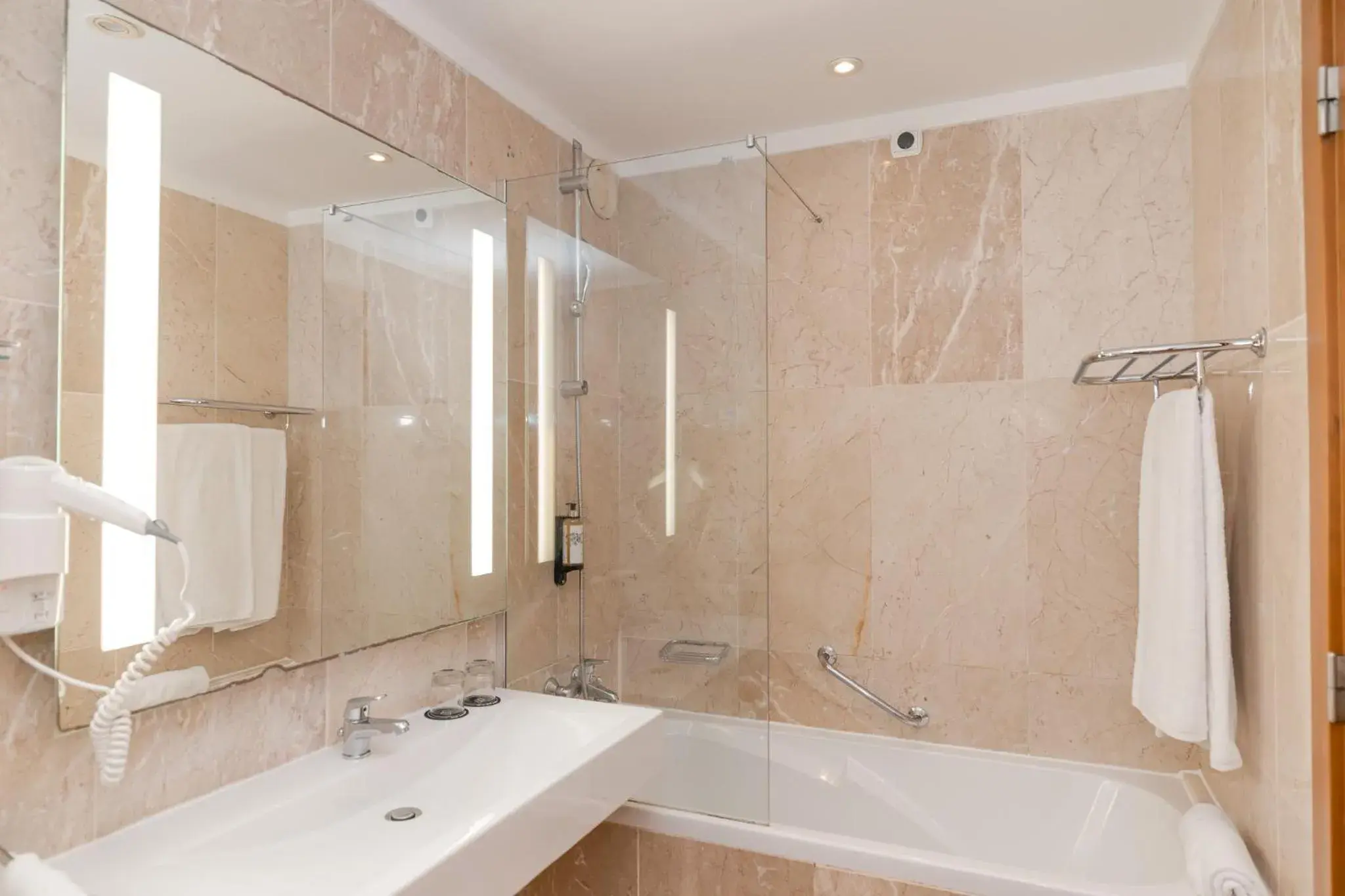 Deluxe Double Room with Extra Bed Side Sea View in Pestana Viking Beach & SPA Resort Deluxe Double Room with Extra Bed Side Sea View in Pestana Viking Beach & SPA Resort