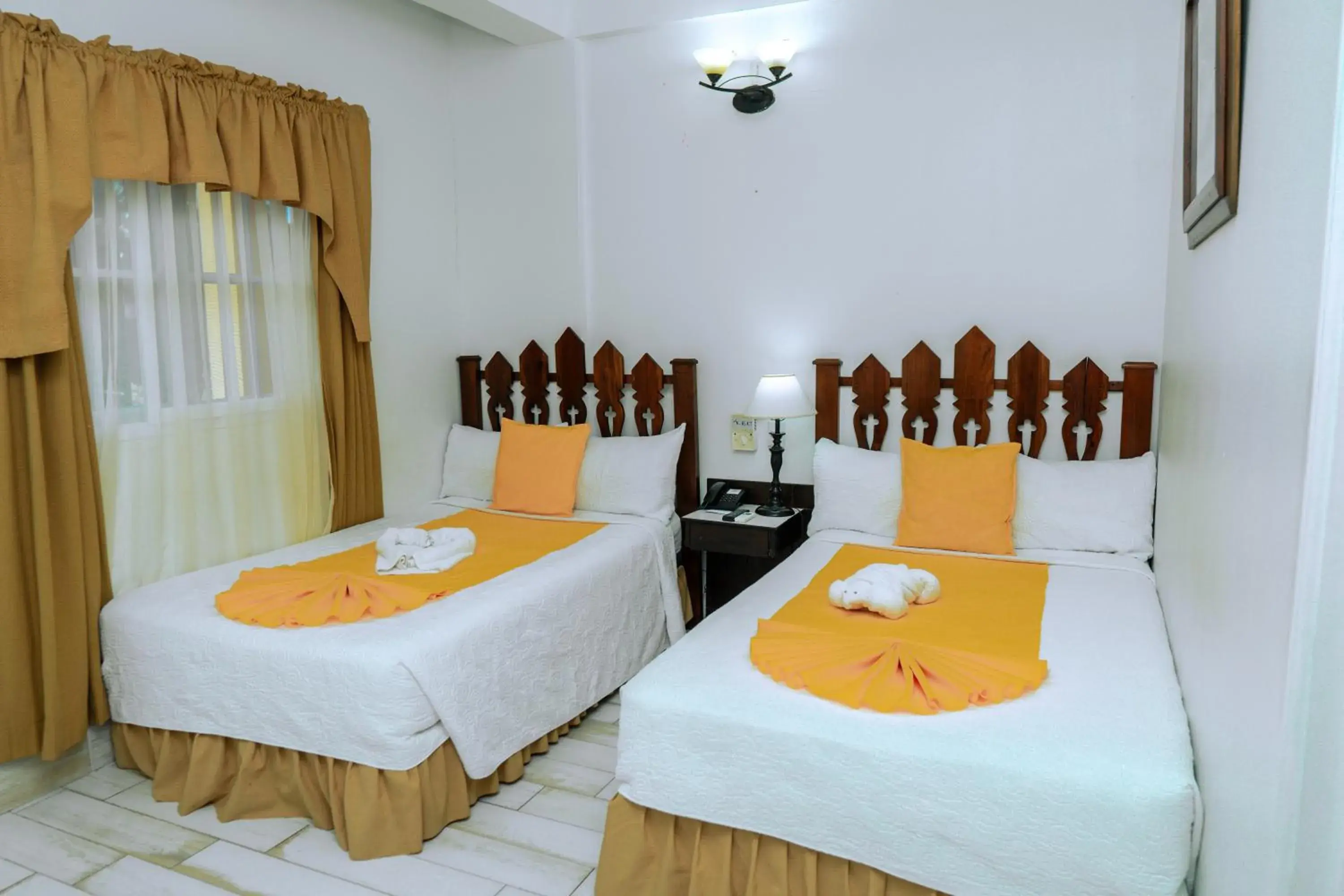 Twin Room with Lake View in Hotel Casona de La Isla Twin Room with Lake View in Hotel Casona de La Isla