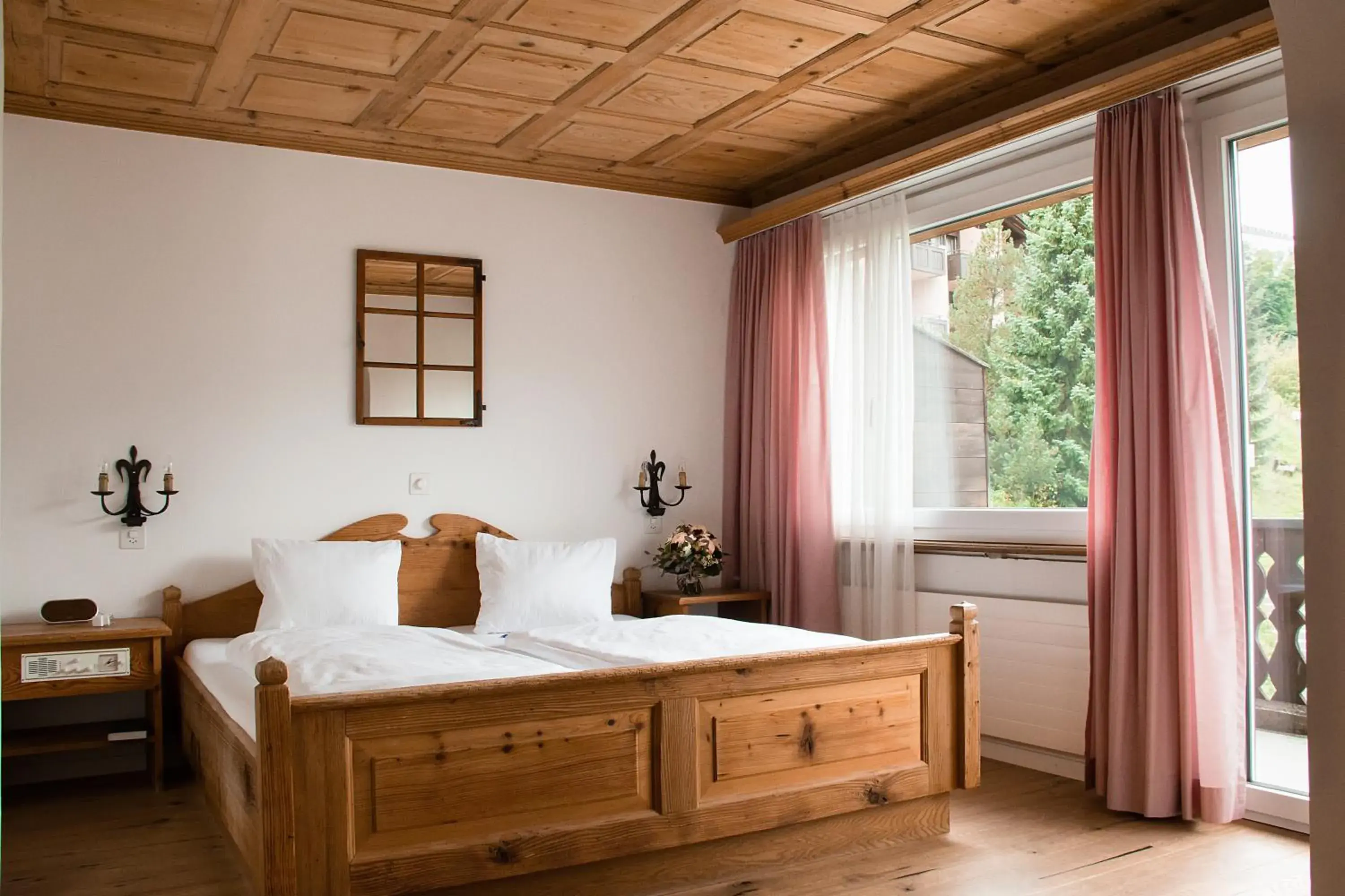 Deluxe Double Room with Balcony - single occupancy in Hotel Restaurant Chesa Deluxe Double Room with Balcony - single occupancy in Hotel Restaurant Chesa