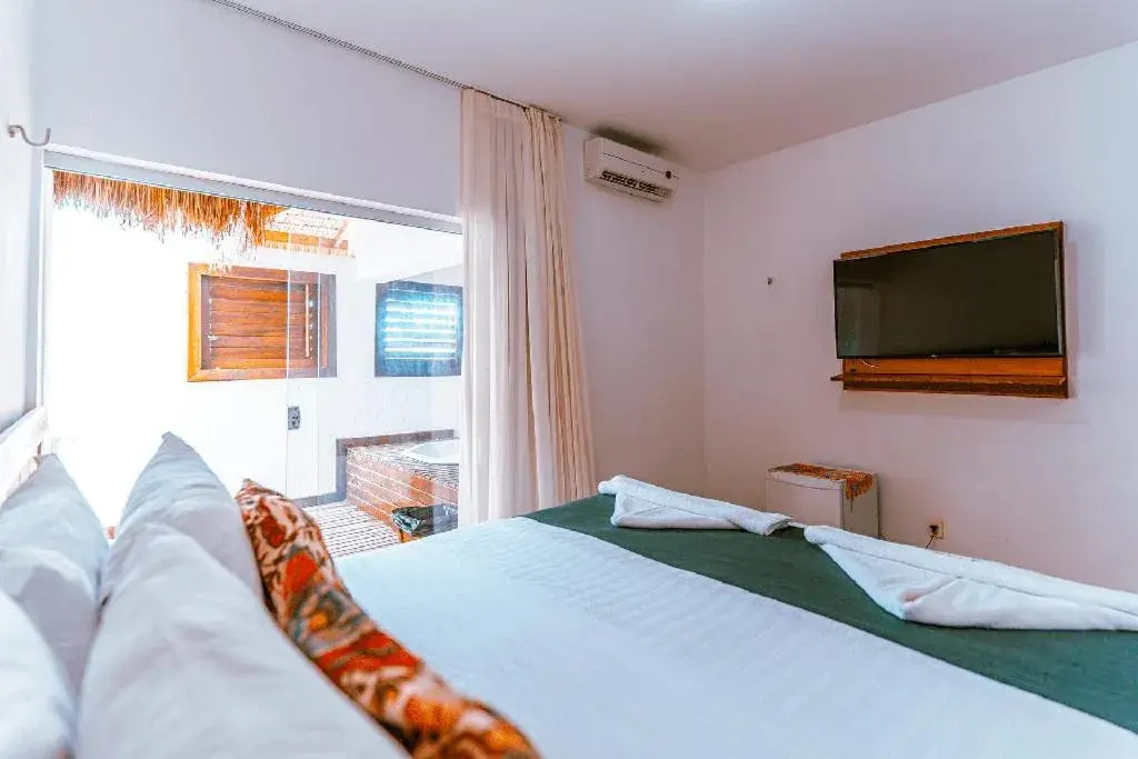 Deluxe Suite - single occupancy in Hotel Casa do Mar Deluxe Suite - single occupancy in Hotel Casa do Mar