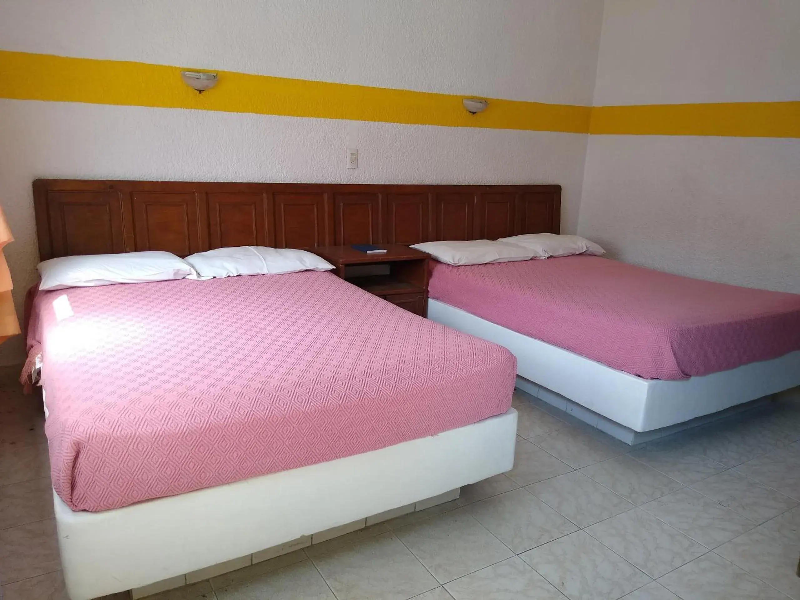 Queen Room with Two Queen Beds in Hotel Real Jojutla Queen Room with Two Queen Beds in Hotel Real Jojutla