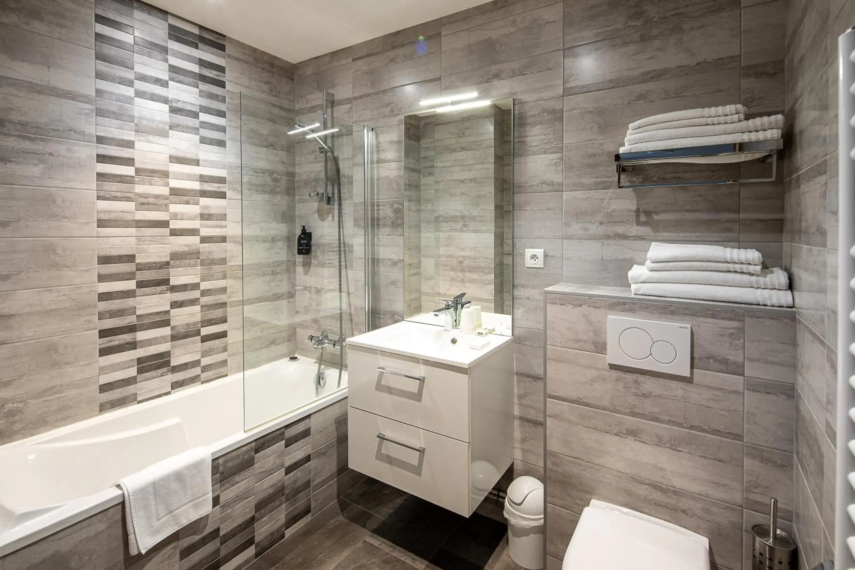 Double or Twin Room with Extra Bed in Domaine de la Plagnette Double or Twin Room with Extra Bed in Domaine de la Plagnette