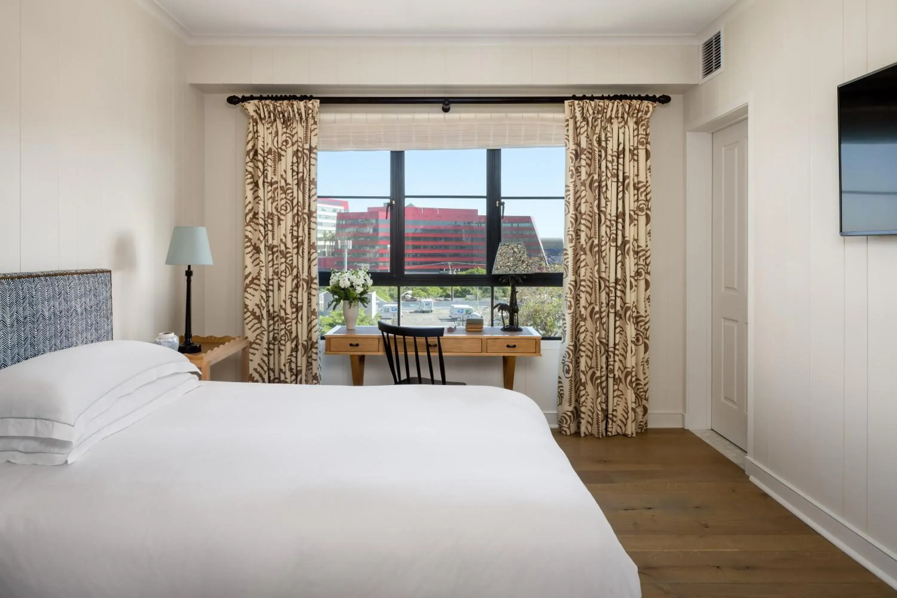 Superior Queen Room in Hotel 850 SVB, West Hollywood, a Member of Design Hotels Superior Queen Room in Hotel 850 SVB, West Hollywood, a Member of Design Hotels