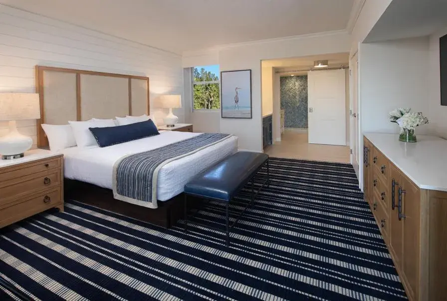 Mobility Accessible Deluxe 2 BR Golf Course View Suite in Resort at Longboat Key Club Mobility Accessible Deluxe 2 BR Golf Course View Suite in Resort at Longboat Key Club