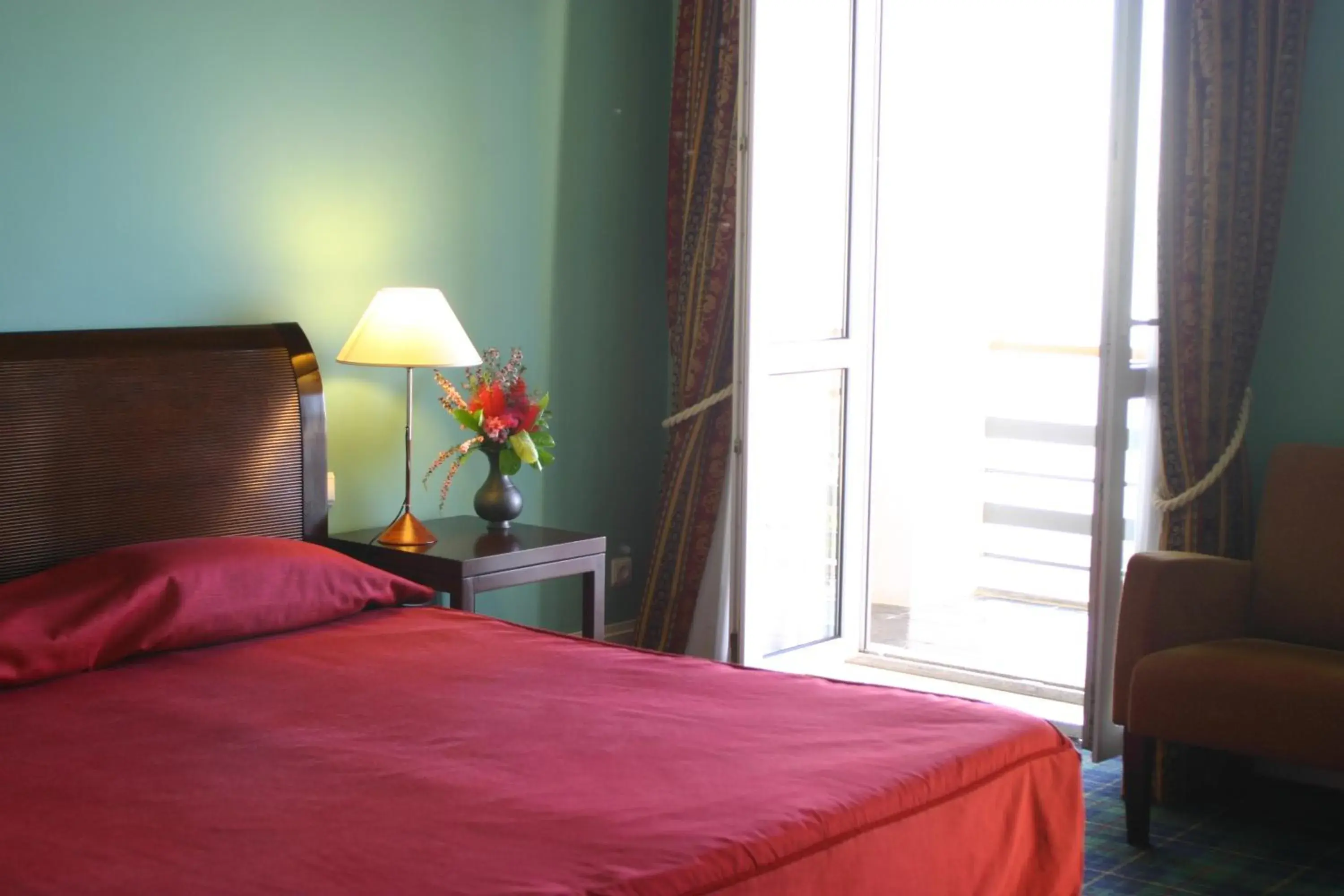 Superior Double or Twin Room with Serra da Estrela View in Golden Tulip Caramulo Superior Double or Twin Room with Serra da Estrela View in Golden Tulip Caramulo