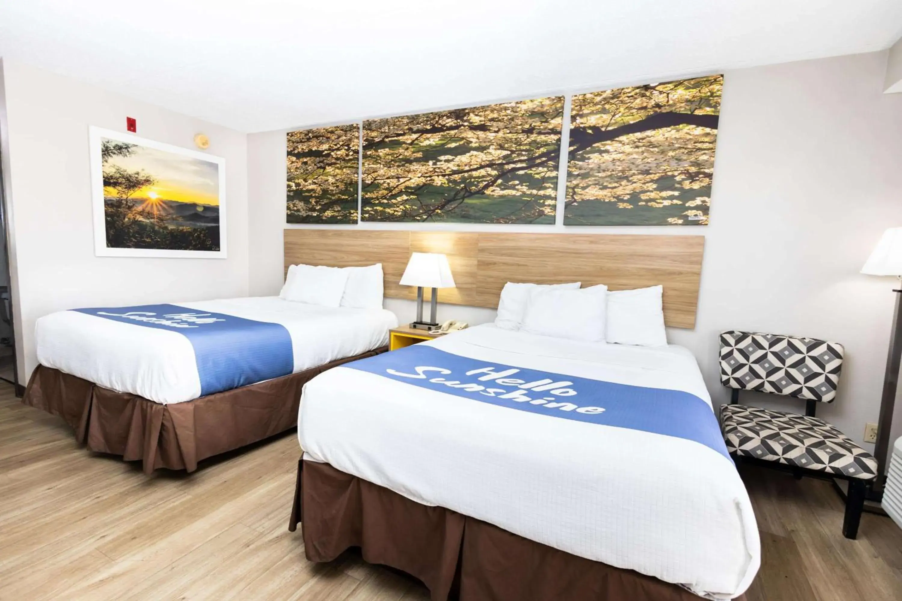 Queen Room with Two Queen Beds - Non-Smoking in Days Inn by Wyndham Dayton Huber Heights Northeast Queen Room with Two Queen Beds - Non-Smoking in Days Inn by Wyndham Dayton Huber Heights Northeast