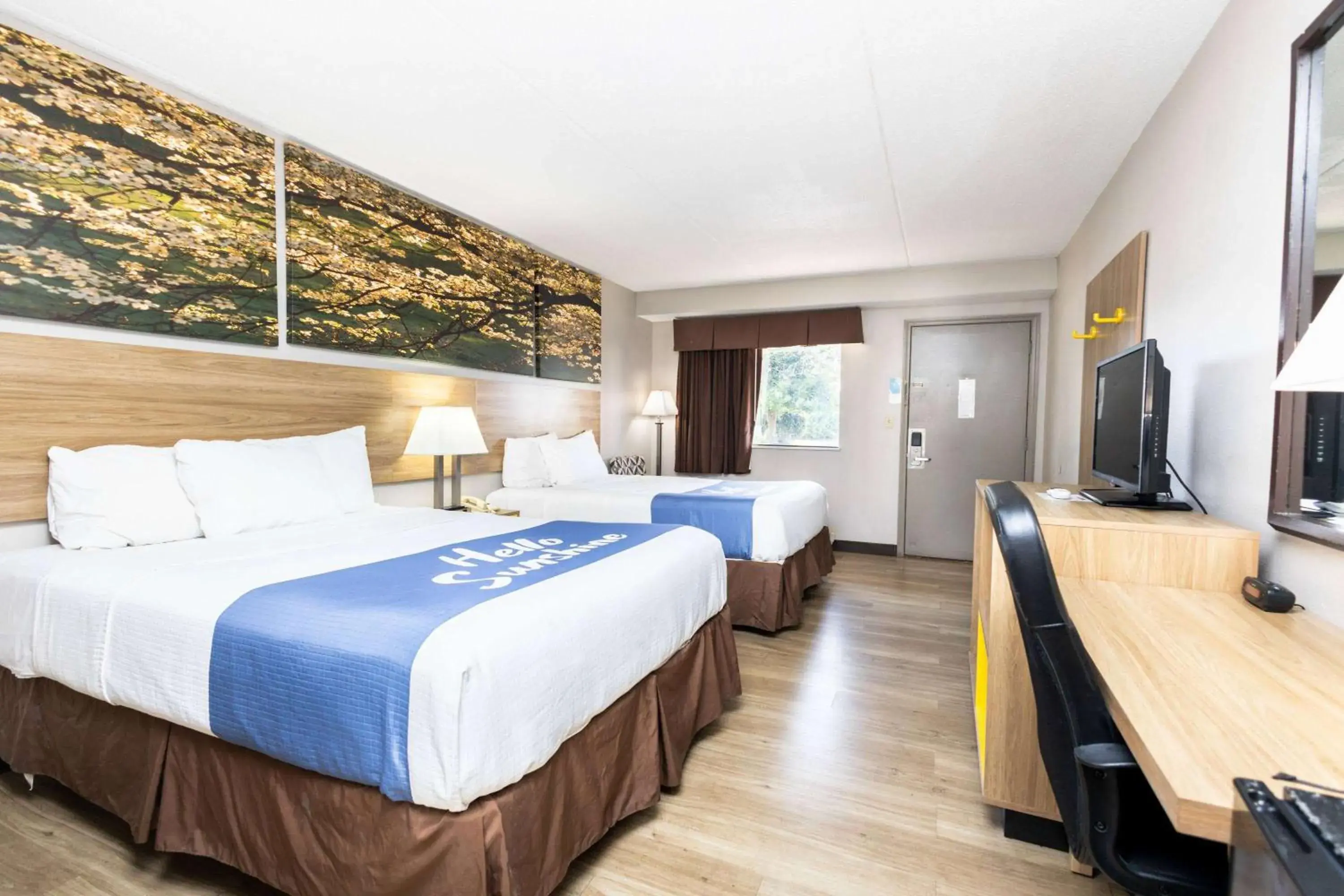 Queen Room with Two Queen Beds - Smoking in Days Inn by Wyndham Dayton Huber Heights Northeast Queen Room with Two Queen Beds - Smoking in Days Inn by Wyndham Dayton Huber Heights Northeast