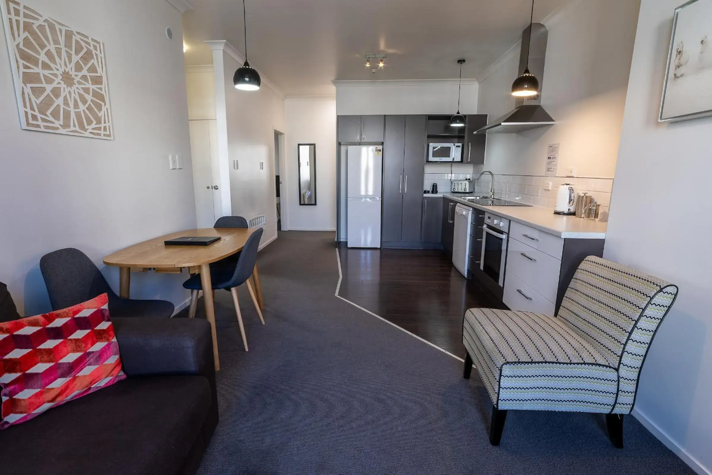 Two-Bedroom Apartment - First Floor Stairs in 315 Euro Motel and Serviced Apartments Two-Bedroom Apartment - First Floor Stairs in 315 Euro Motel and Serviced Apartments