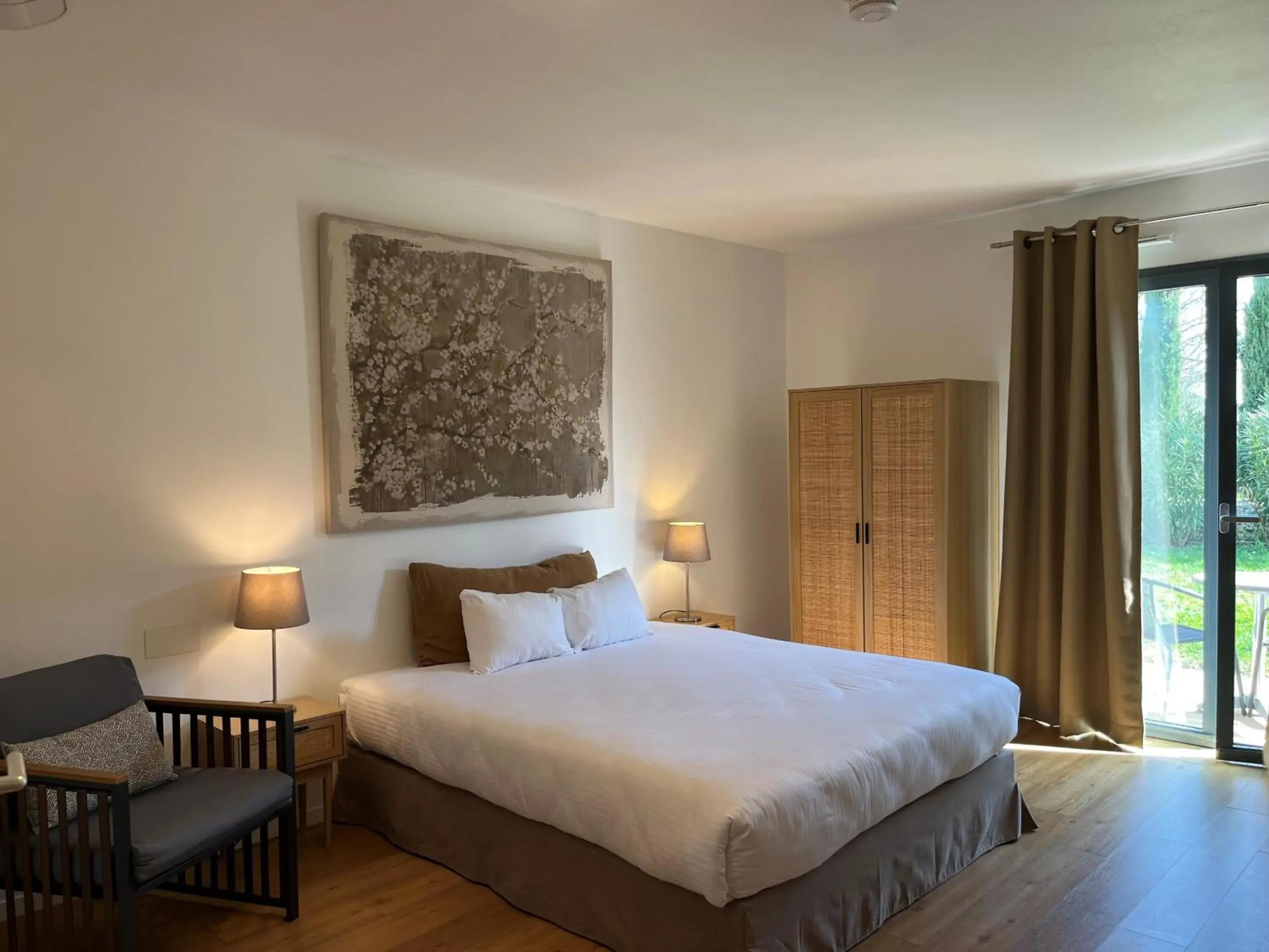 Standard Double Room in Hôtel & Events LE PATIO OCCITAN - Toulouse Ouest - La Ramée Standard Double Room in Hôtel & Events LE PATIO OCCITAN - Toulouse Ouest - La Ramée