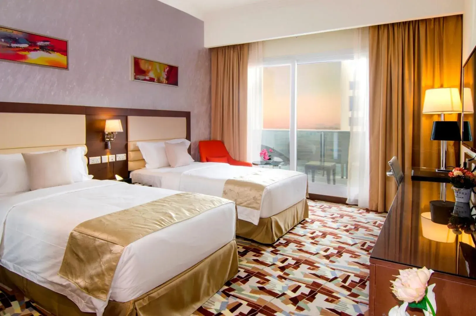 Twin Room with Balcony in Al Murooj Grand Hotel Twin Room with Balcony in Al Murooj Grand Hotel