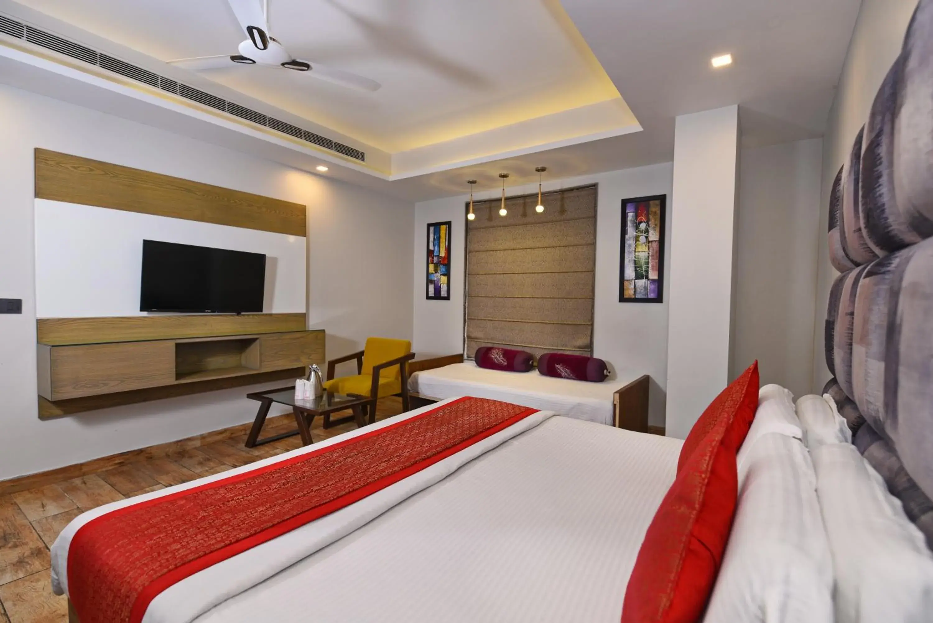 Executive Triple Room in Staybook Hotel Nitya Maharani, Free Airport Pickup Executive Triple Room in Staybook Hotel Nitya Maharani, Free Airport Pickup