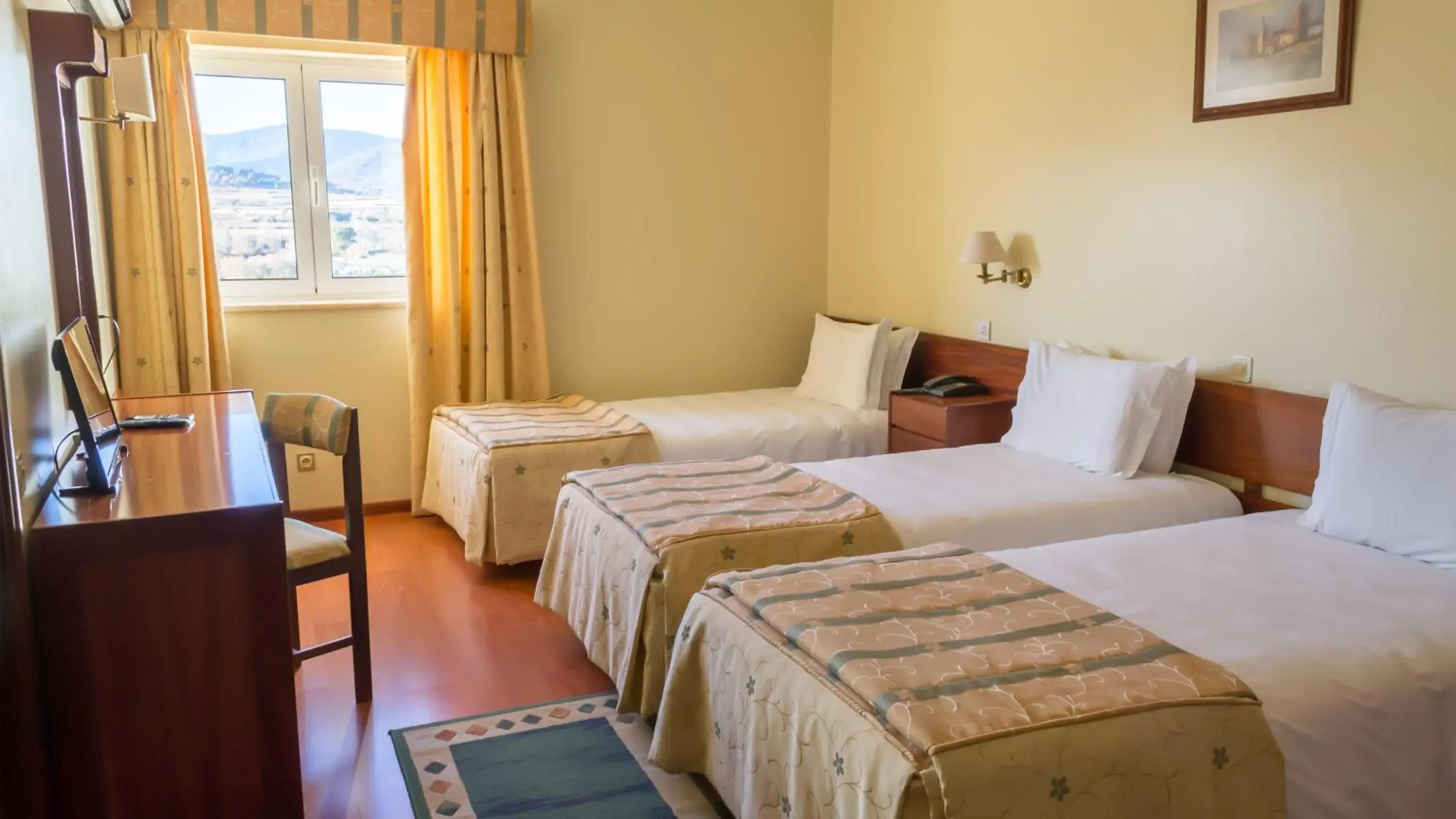 Executive Triple Room in Hotel Belsol Executive Triple Room in Hotel Belsol