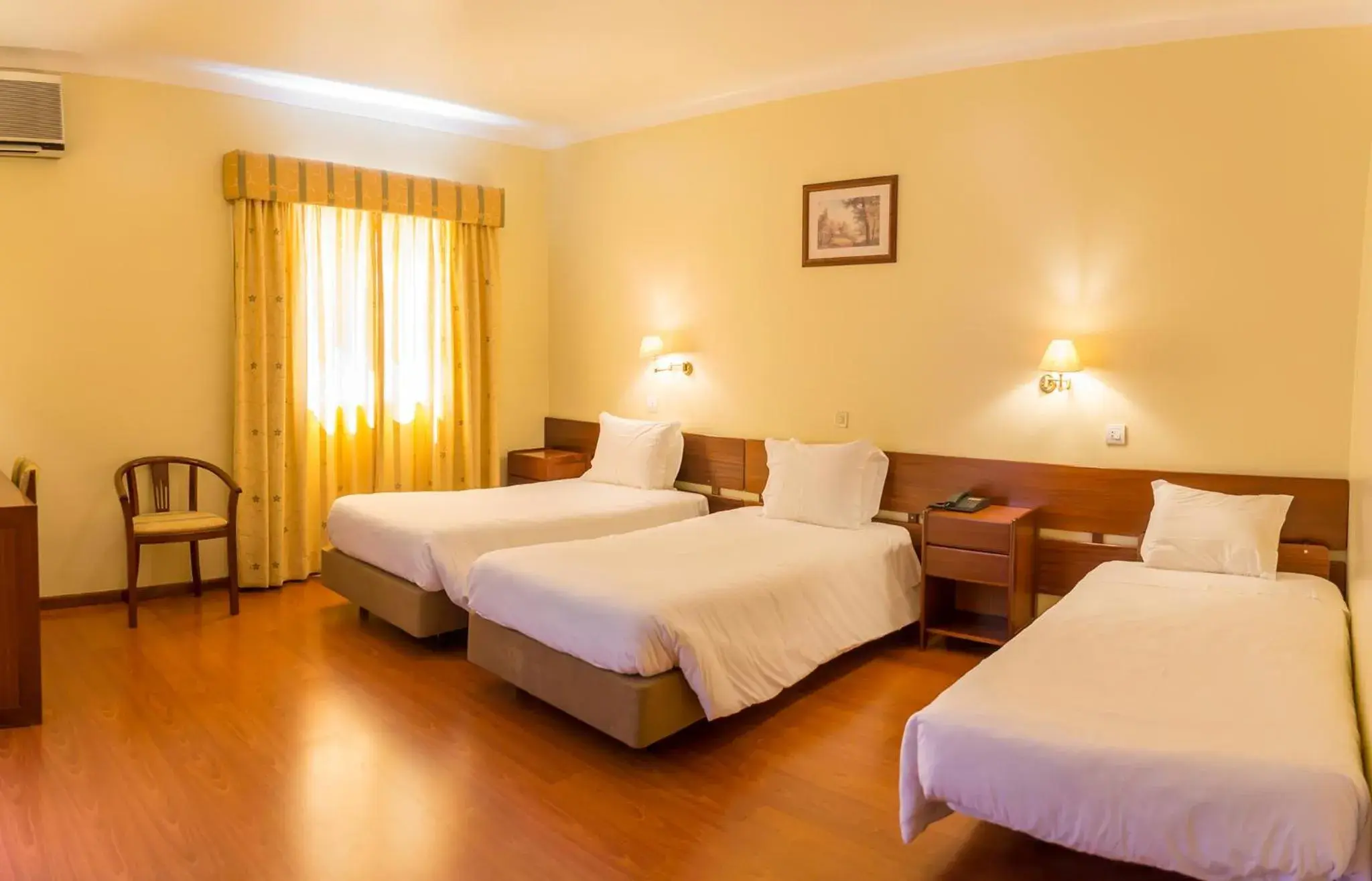 Standard Triple Room in Hotel Belsol Standard Triple Room in Hotel Belsol