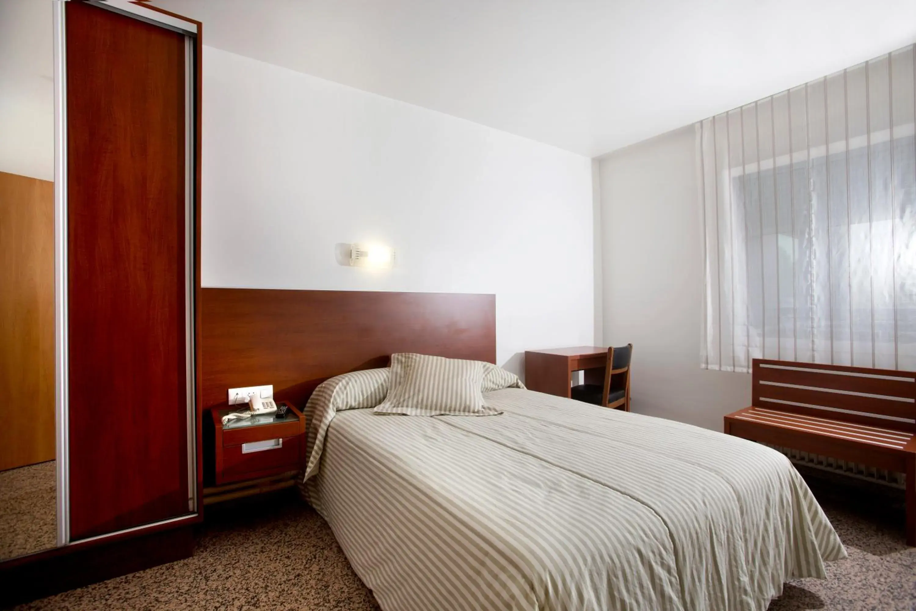 Single Room in Hotel Marivella Single Room in Hotel Marivella