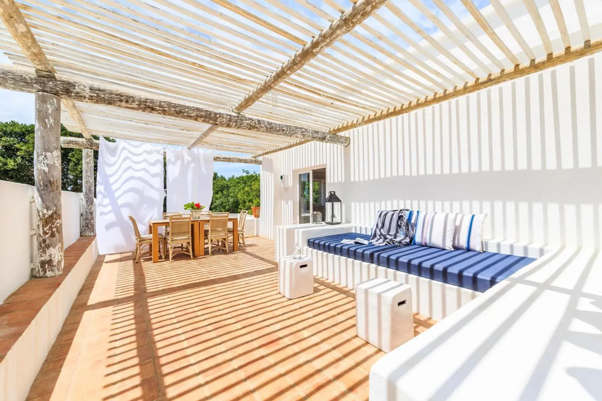 Deluxe Suite with Lounge Terrace in Octant Vila Monte Deluxe Suite with Lounge Terrace in Octant Vila Monte