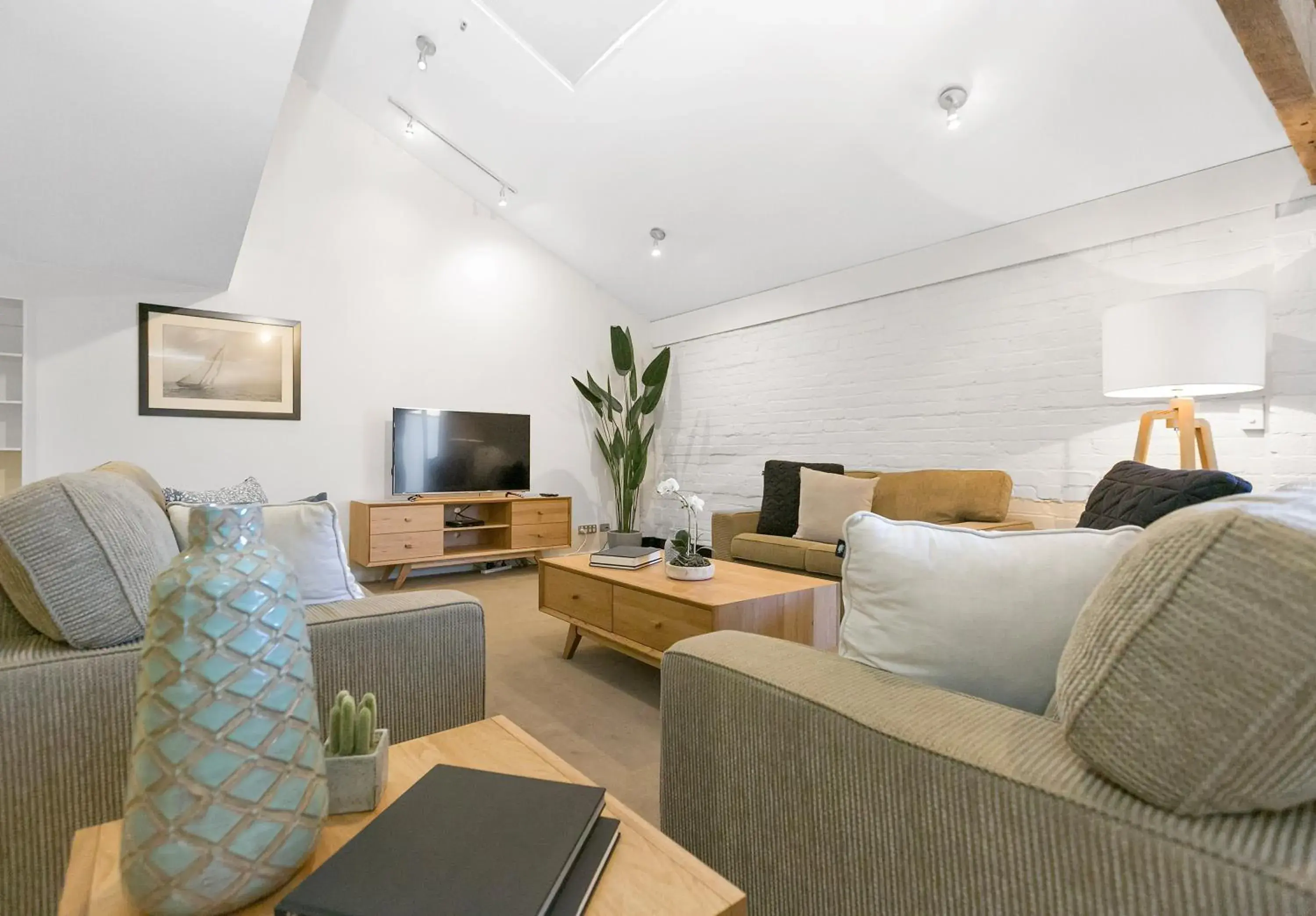 IXL Two Bedroom Loft Apartment in Sullivans Cove Apartments IXL Two Bedroom Loft Apartment in Sullivans Cove Apartments