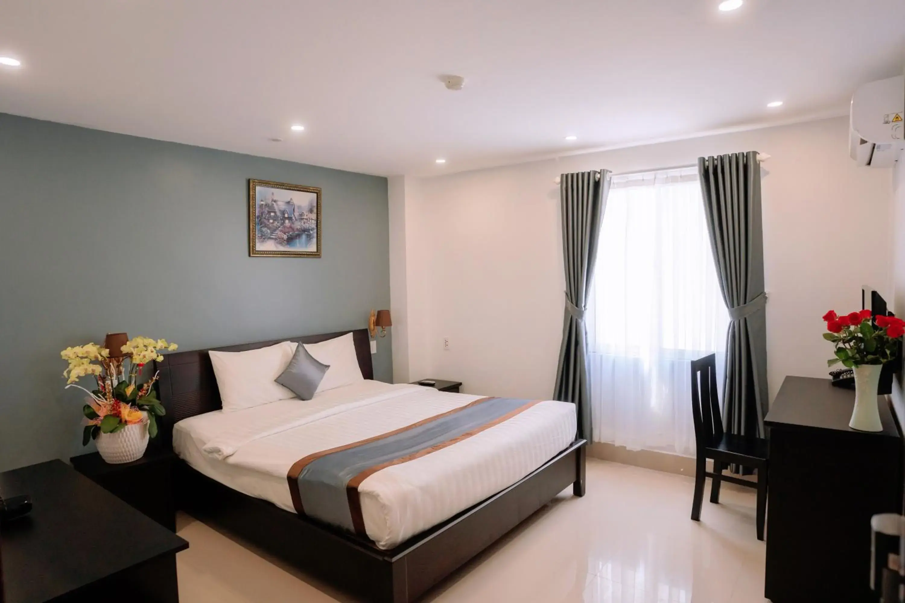 Superior Double or Twin Room with City View in Song Tien Hotel Superior Double or Twin Room with City View in Song Tien Hotel