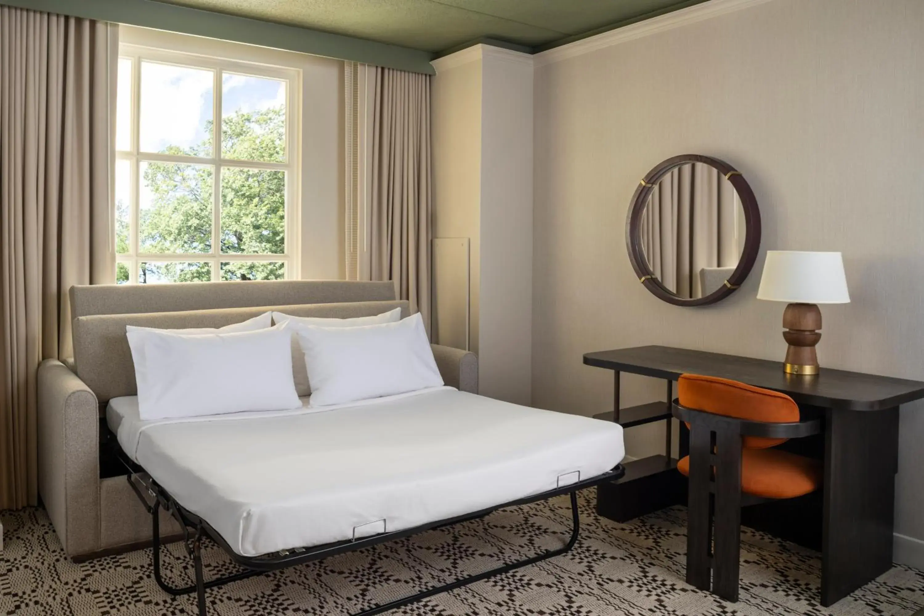 King Room with Sofa Bed in Hyatt Regency Greenwich King Room with Sofa Bed in Hyatt Regency Greenwich