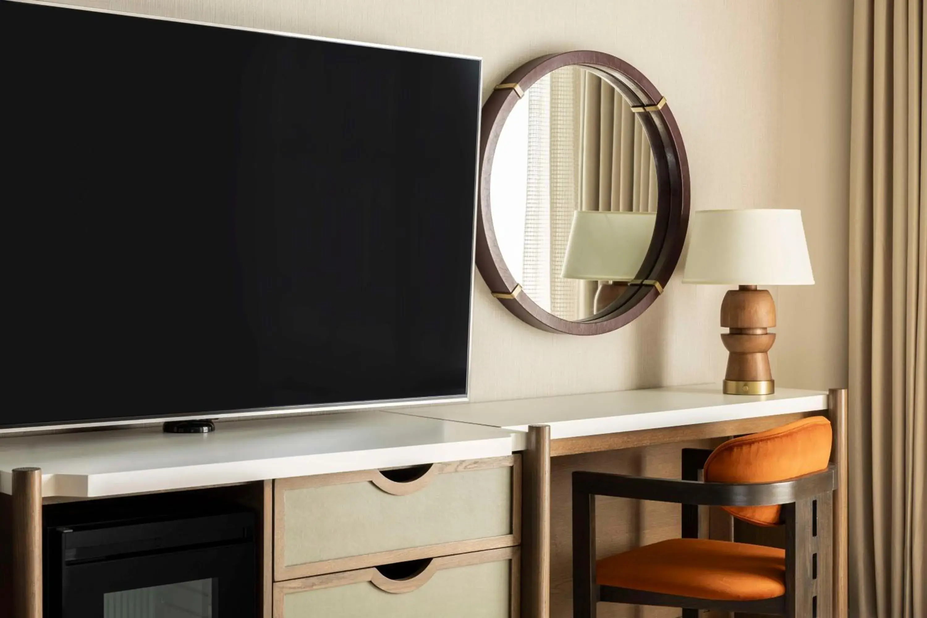 King Room with Atrium View in Hyatt Regency Greenwich King Room with Atrium View in Hyatt Regency Greenwich