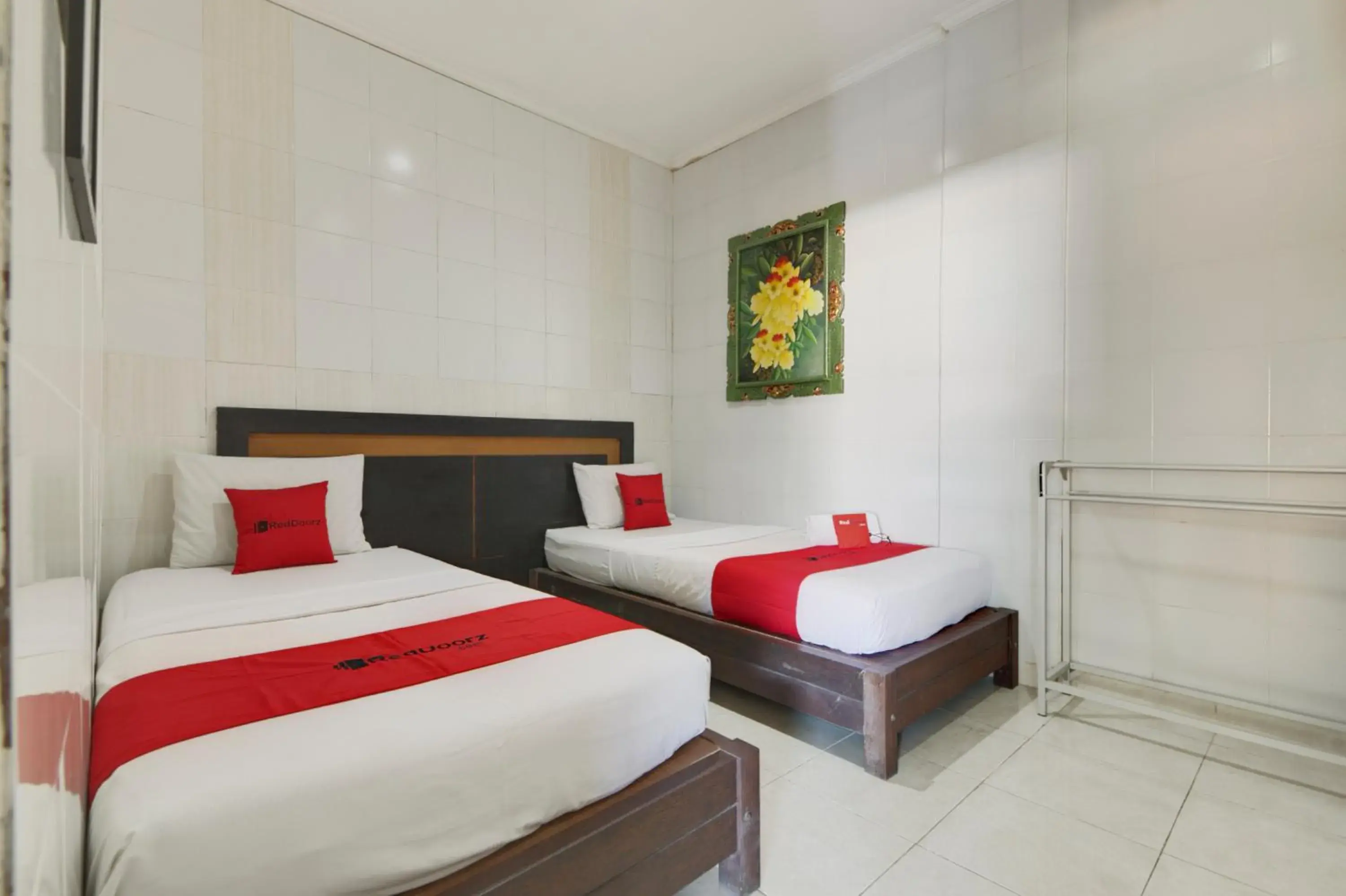 Twin Room in RedDoorz near Stadion Kompyang Sujana Bali Twin Room in RedDoorz near Stadion Kompyang Sujana Bali