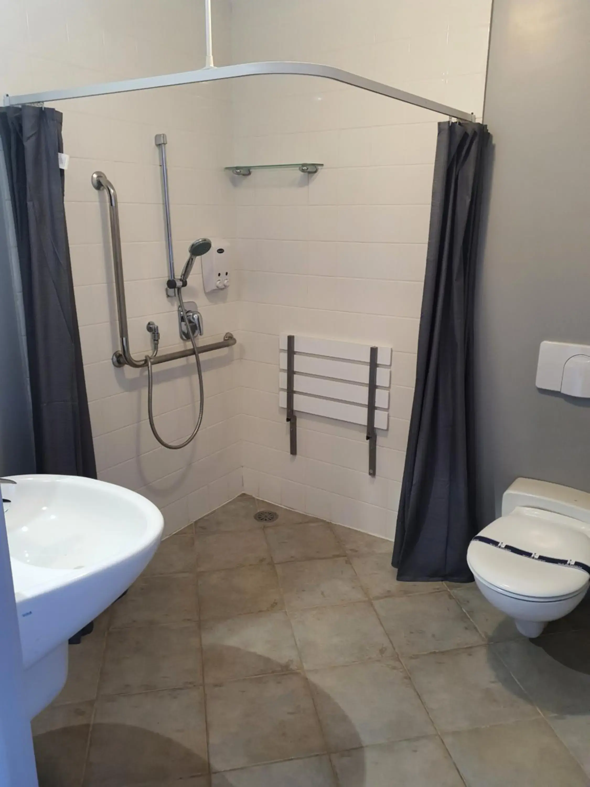 Double Room - Disability Access in Off Broadway Motel Double Room - Disability Access in Off Broadway Motel