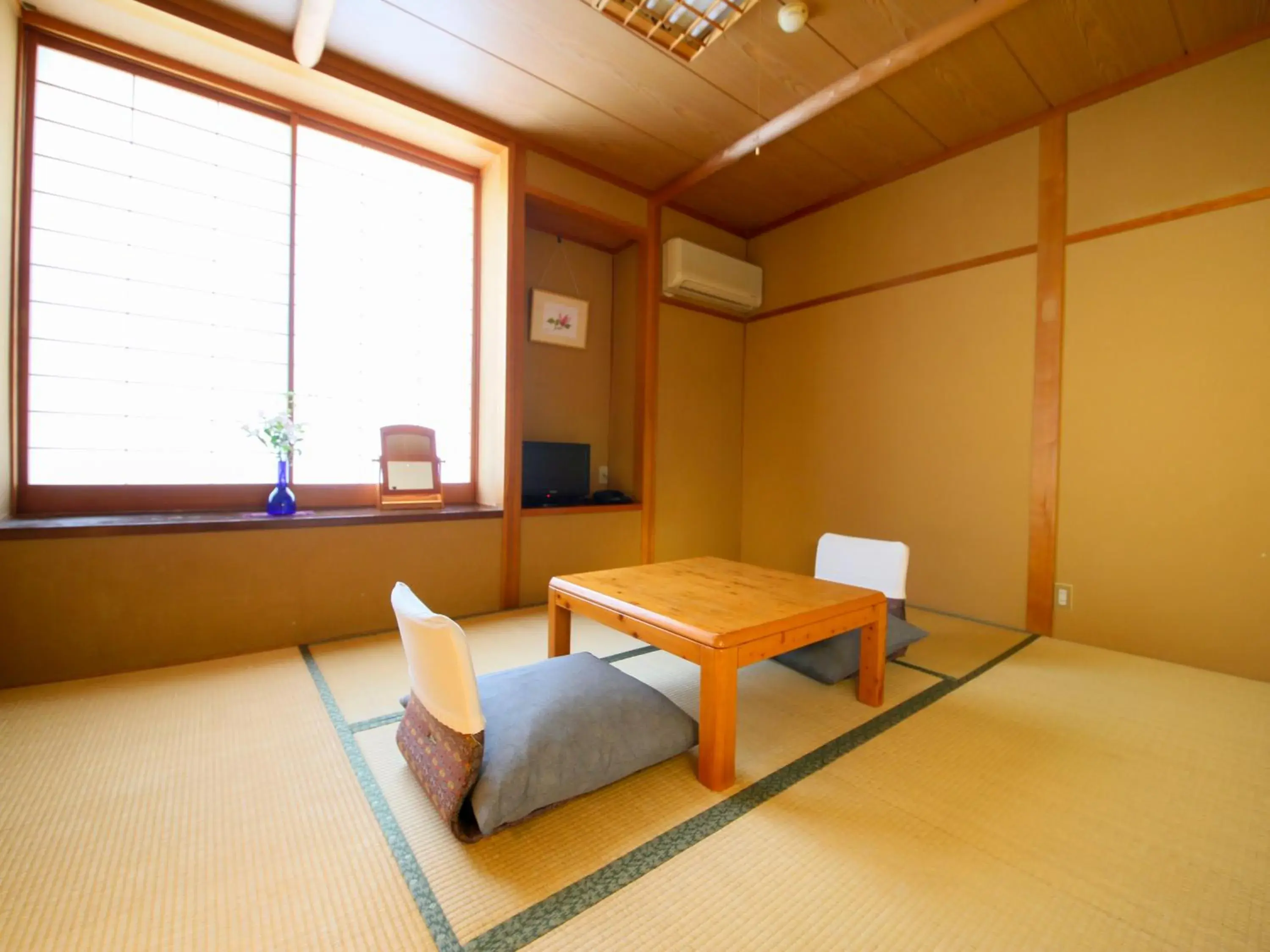 Japanese-Style Twin Room with Shared Bathroom- Non Smoking - single occupancy in Fukashiso Japanese-Style Twin Room with Shared Bathroom- Non Smoking - single occupancy in Fukashiso