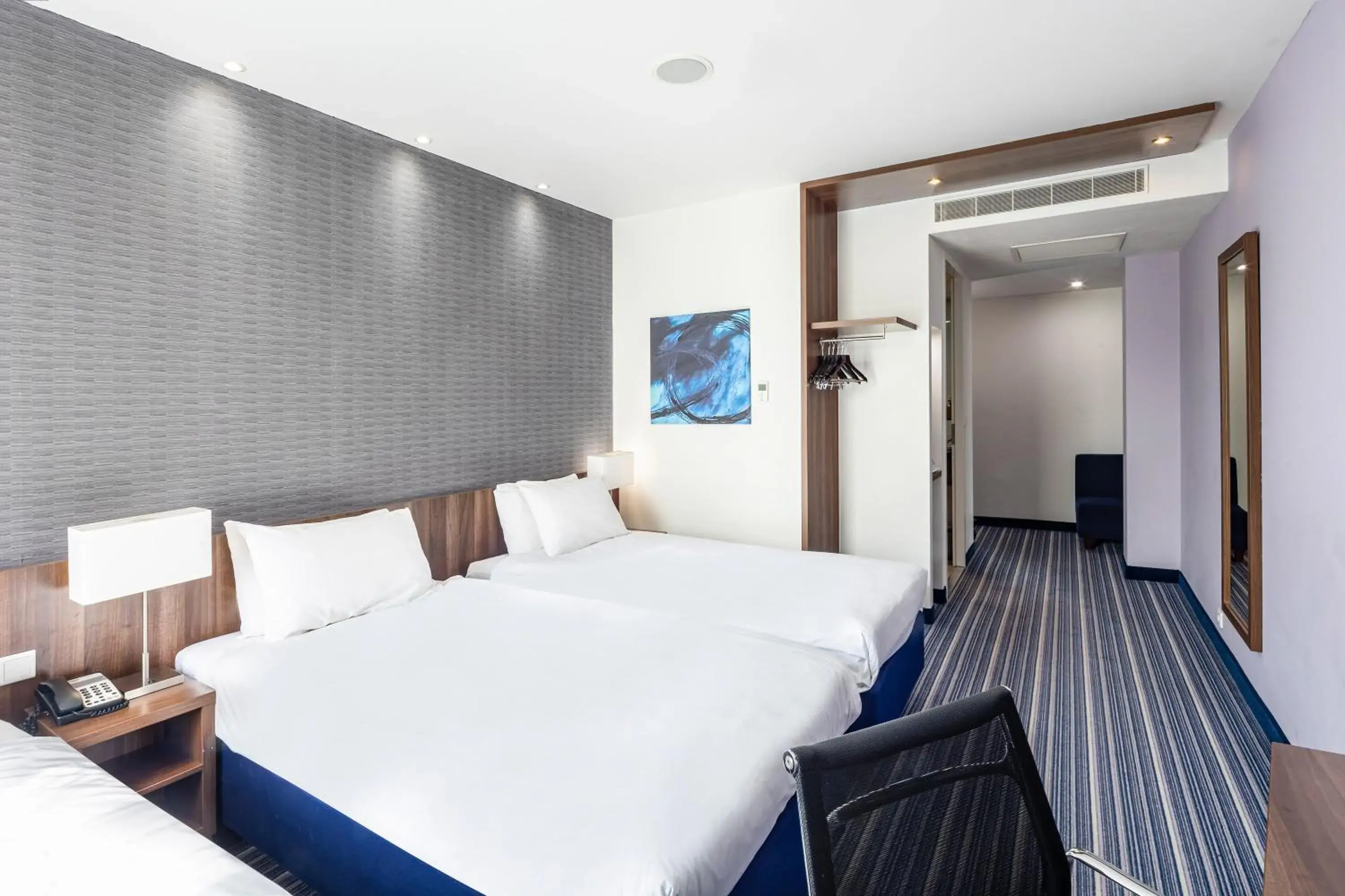 Standard Room with Three Single Beds - Free Breakfast in Holiday Inn Express Amsterdam - South by IHG Standard Room with Three Single Beds - Free Breakfast in Holiday Inn Express Amsterdam - South by IHG