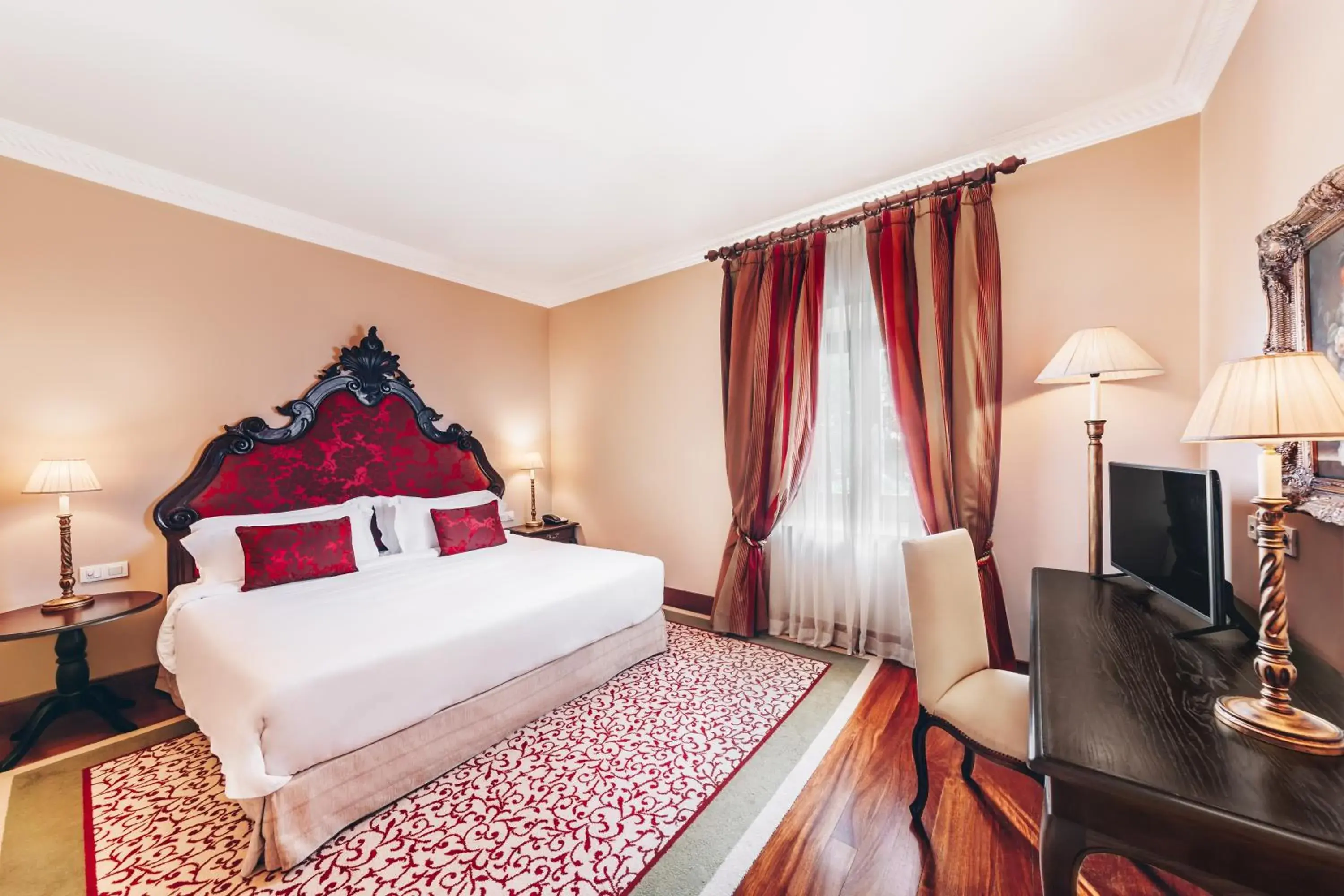 Deluxe Double Room Convento in Convento do Espinheiro, Historic Hotel & Spa Deluxe Double Room Convento in Convento do Espinheiro, Historic Hotel & Spa