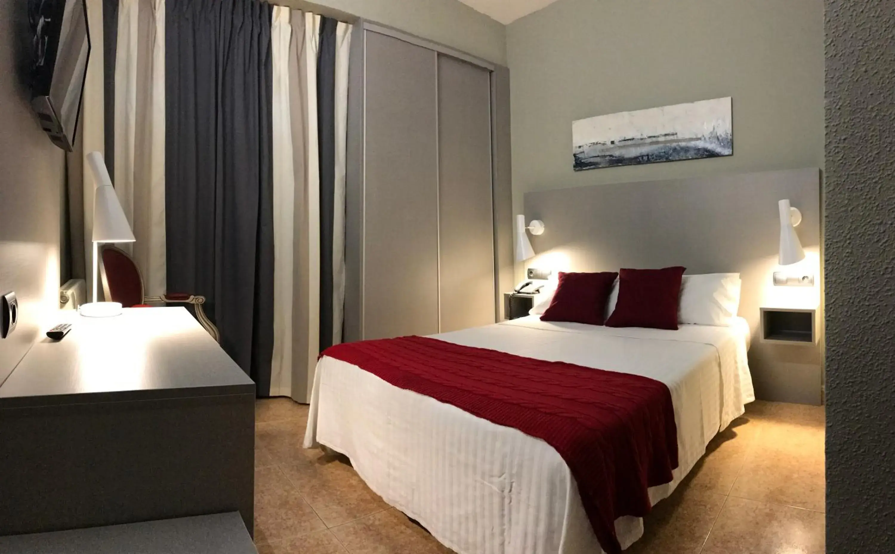 Single Room with Balcony in Hotel Valjunco Single Room with Balcony in Hotel Valjunco