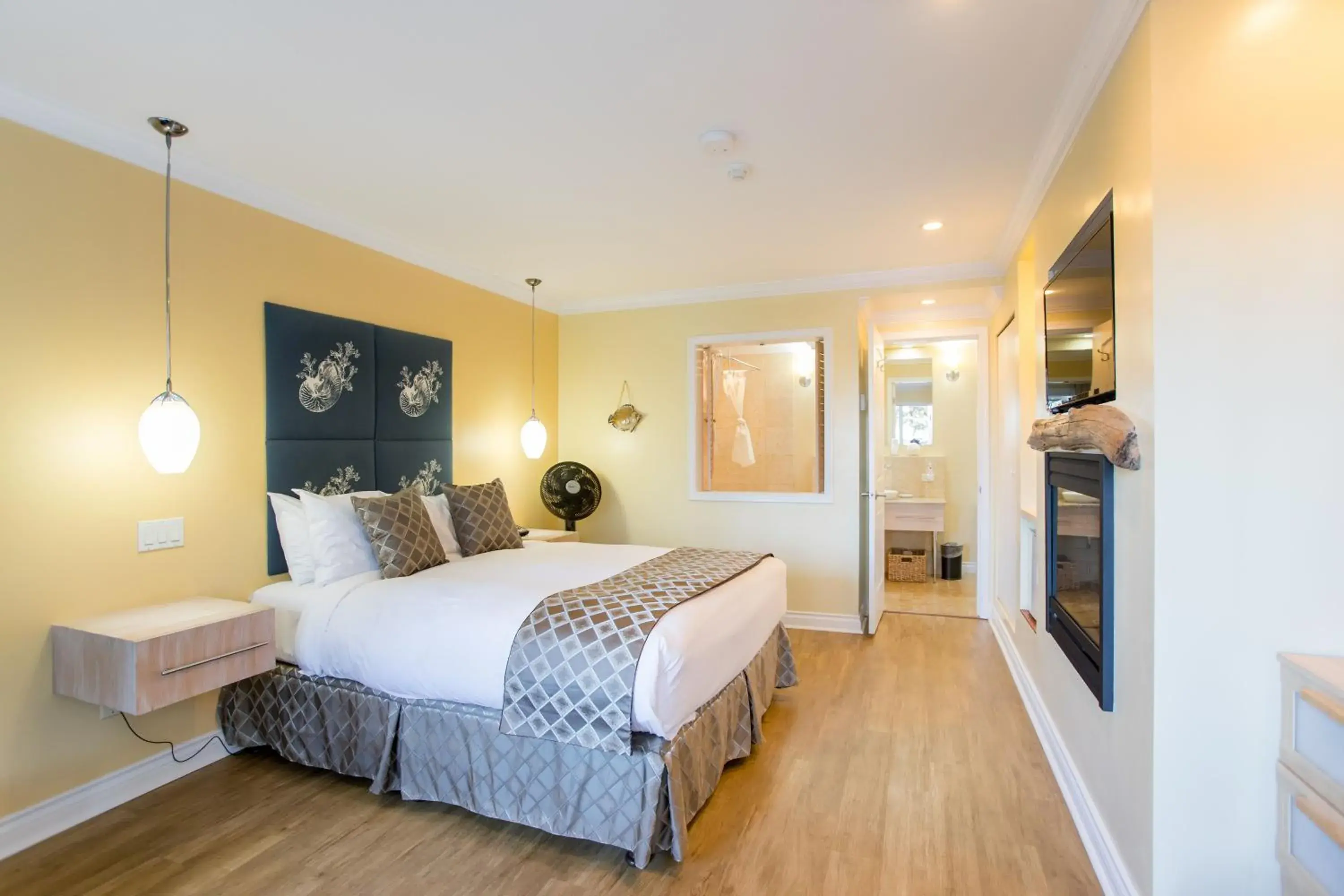 Deluxe Poolside Room in Rockwater Secret Cove Resort Deluxe Poolside Room in Rockwater Secret Cove Resort