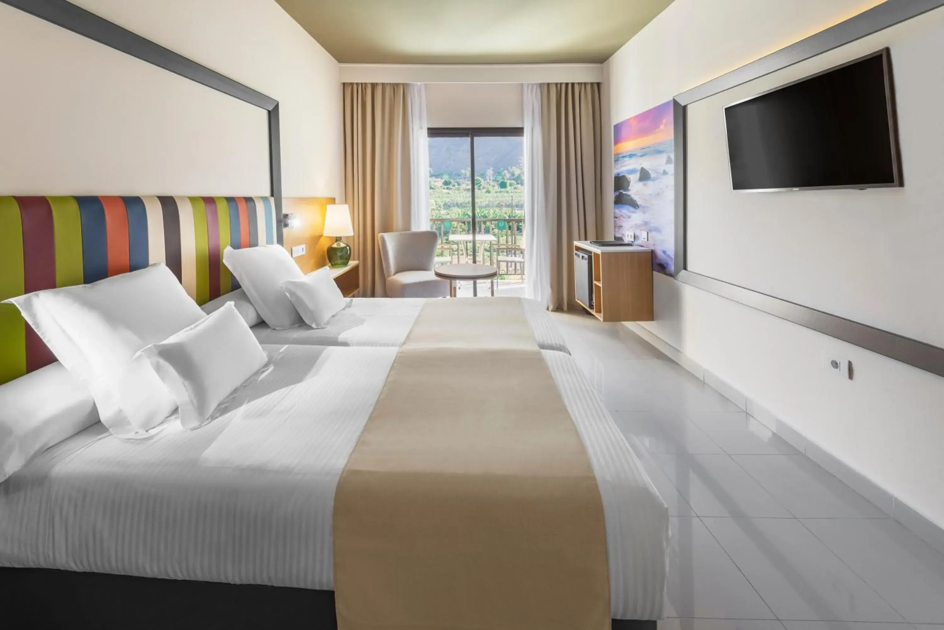 Twin Room with Mountain View in Hotel Gran Rey Twin Room with Mountain View in Hotel Gran Rey