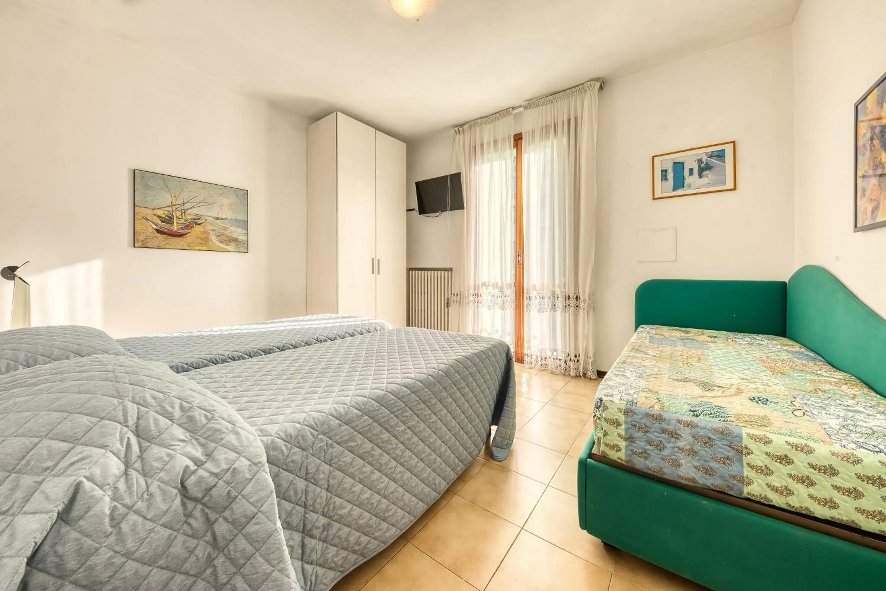 Two-Bedroom Apartment (6 Adults) in Hotel Residence Charles Two-Bedroom Apartment (6 Adults) in Hotel Residence Charles