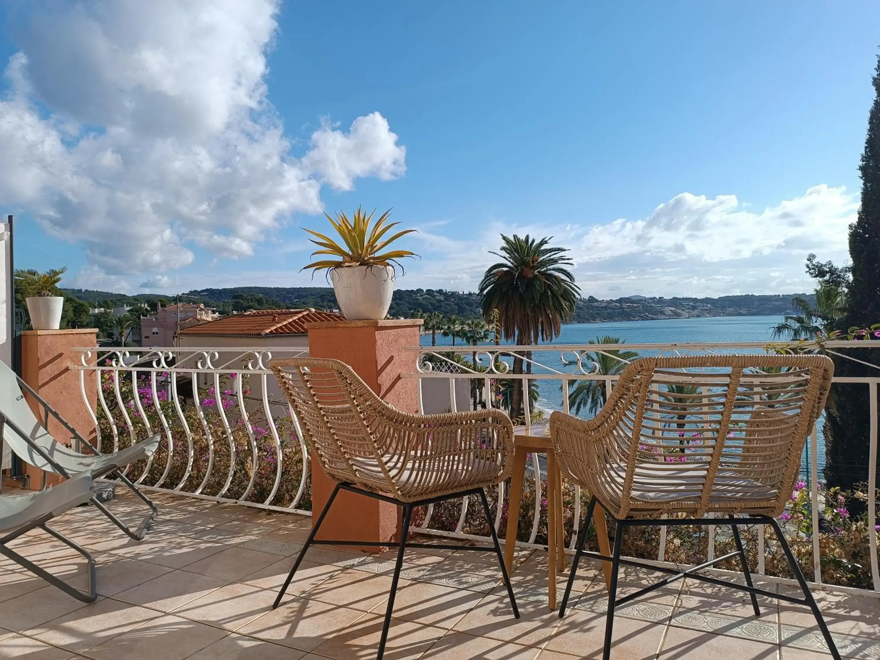 Double Room with Terrace in Les Galets Hôtel et B&B Double Room with Terrace in Les Galets Hôtel et B&B