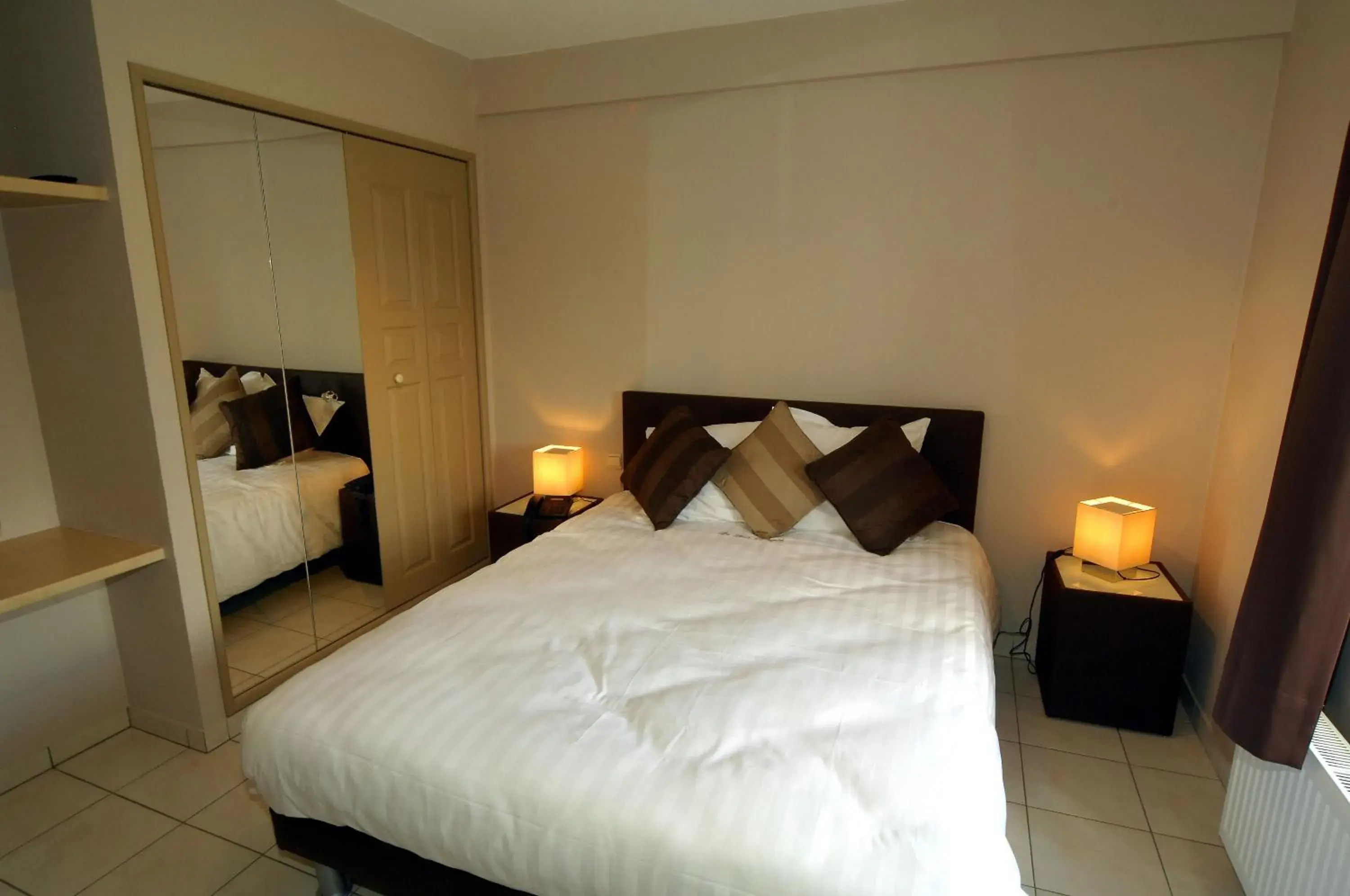 Double Room - single occupancy in Hôtel Le Saint Loup Double Room - single occupancy in Hôtel Le Saint Loup