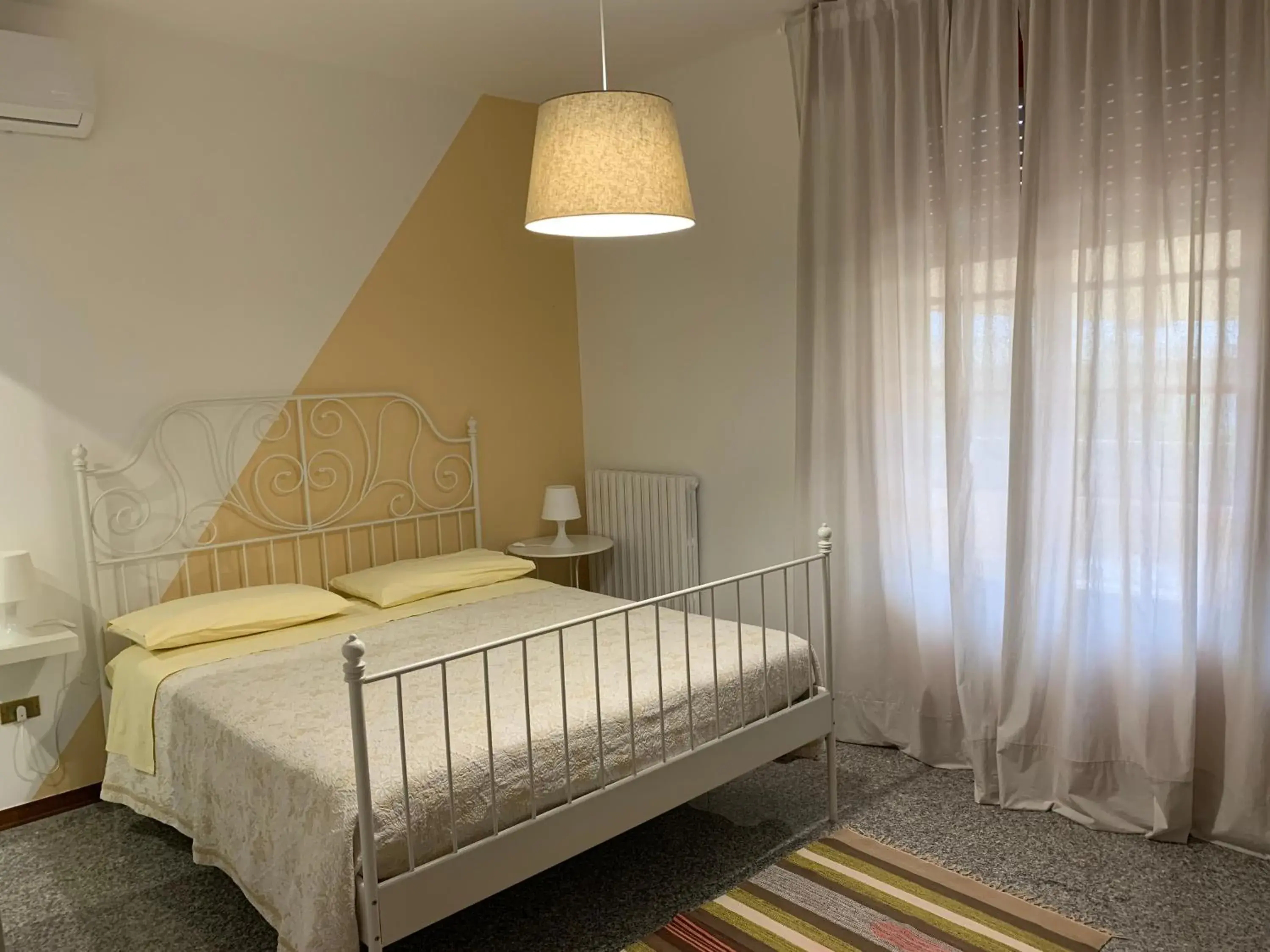 Triple Room with Private Bathroom in B&B Catarina Triple Room with Private Bathroom in B&B Catarina