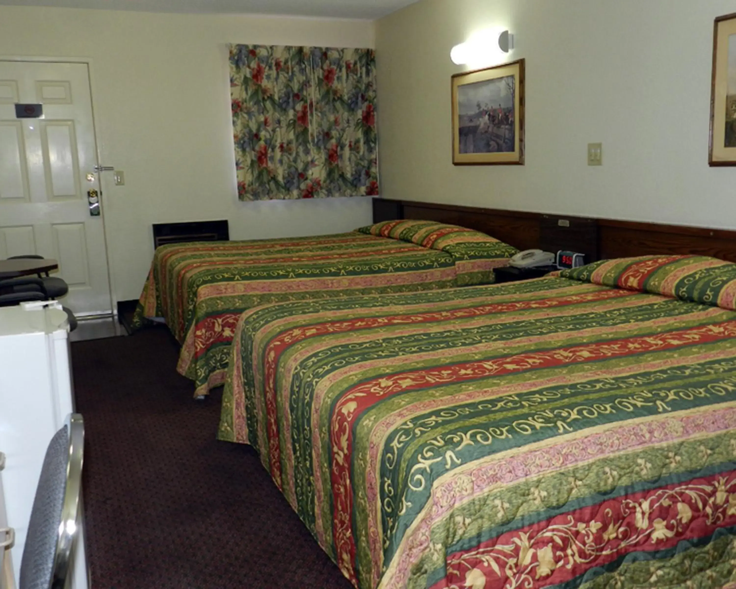 King Room with Two King Beds - Non-Smoking in High Desert Motel Joshua Tree National Park King Room with Two King Beds - Non-Smoking in High Desert Motel Joshua Tree National Park