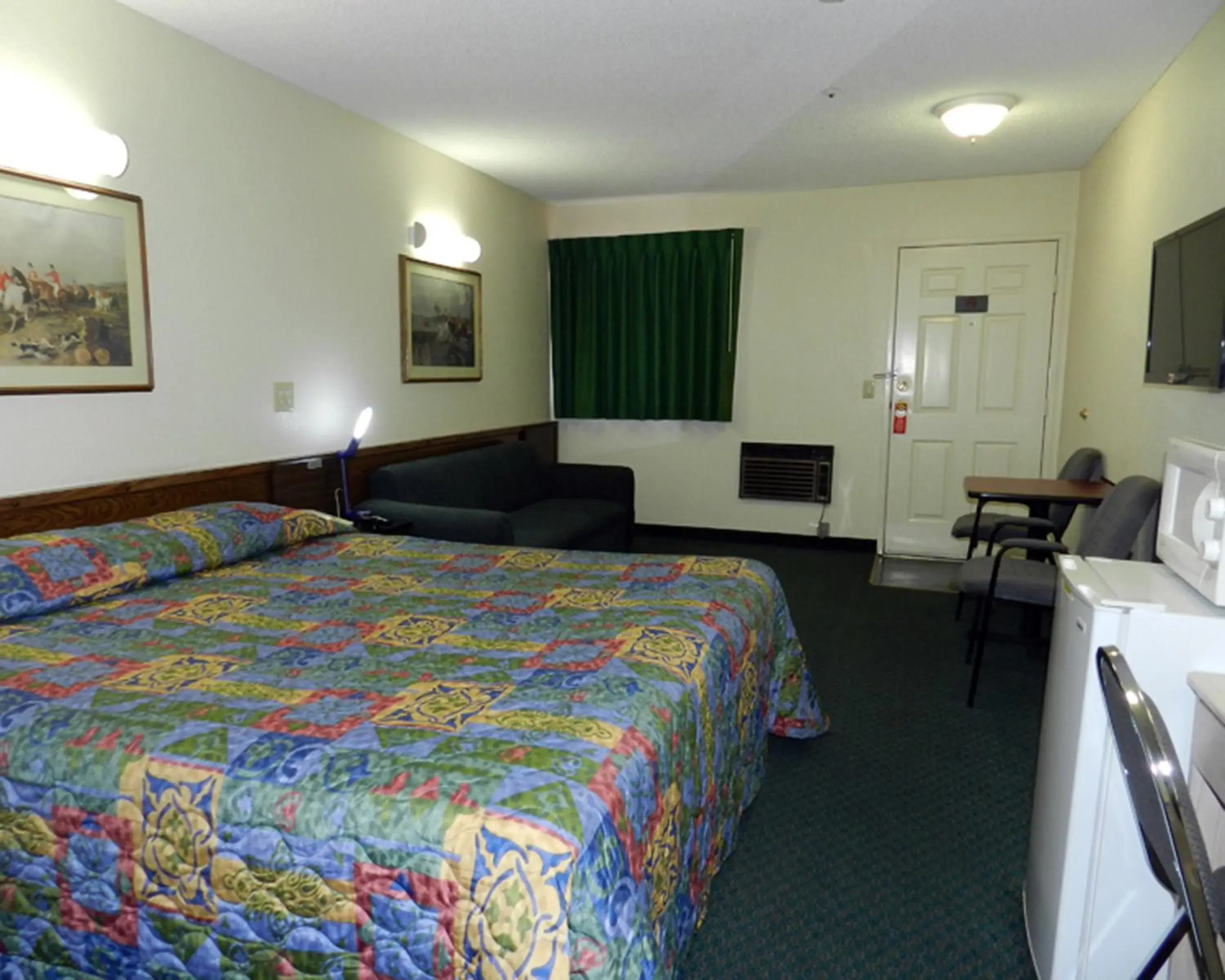 King Suite - Non-Smoking in High Desert Motel Joshua Tree National Park King Suite - Non-Smoking in High Desert Motel Joshua Tree National Park