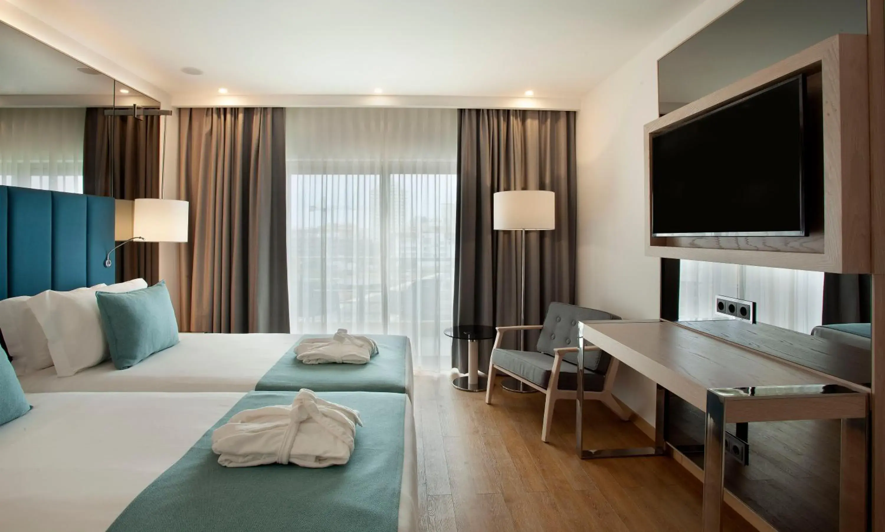 Double Room with Lateral Sea View in TURIM Presidente Hotel Double Room with Lateral Sea View in TURIM Presidente Hotel