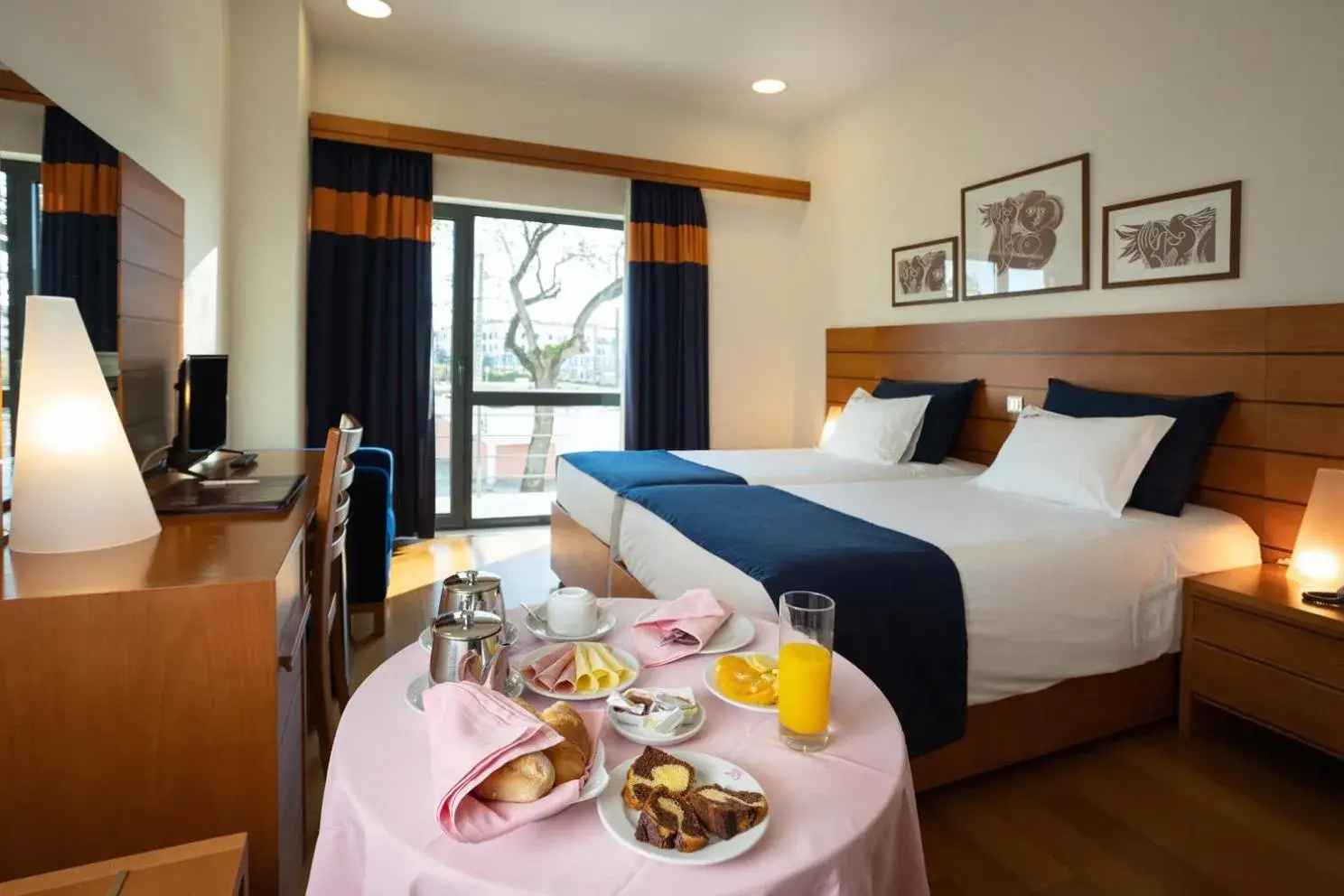 Twin Room in Hotel Pombalense Twin Room in Hotel Pombalense