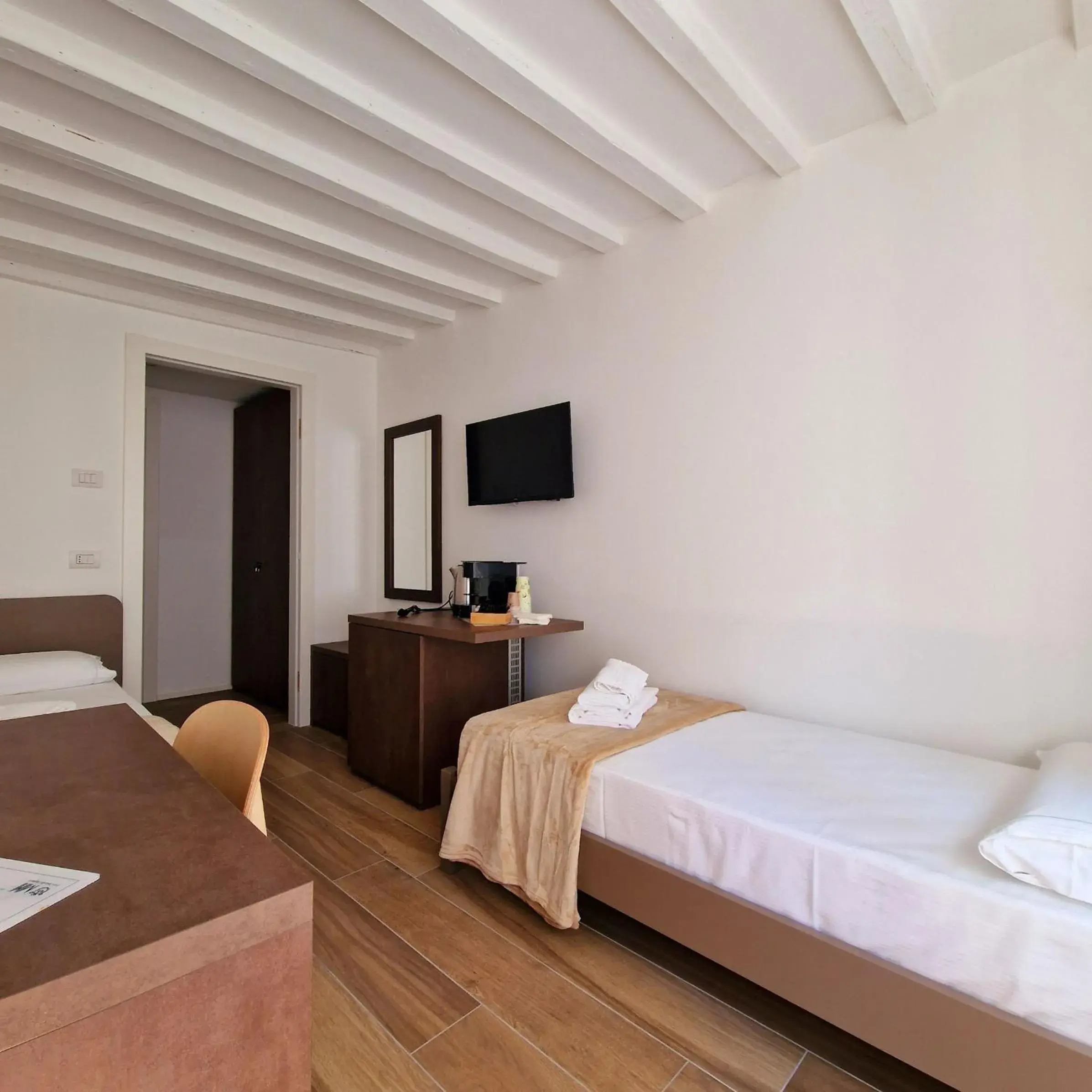 Twin Room - single occupancy in Locanda Mimmo Twin Room - single occupancy in Locanda Mimmo