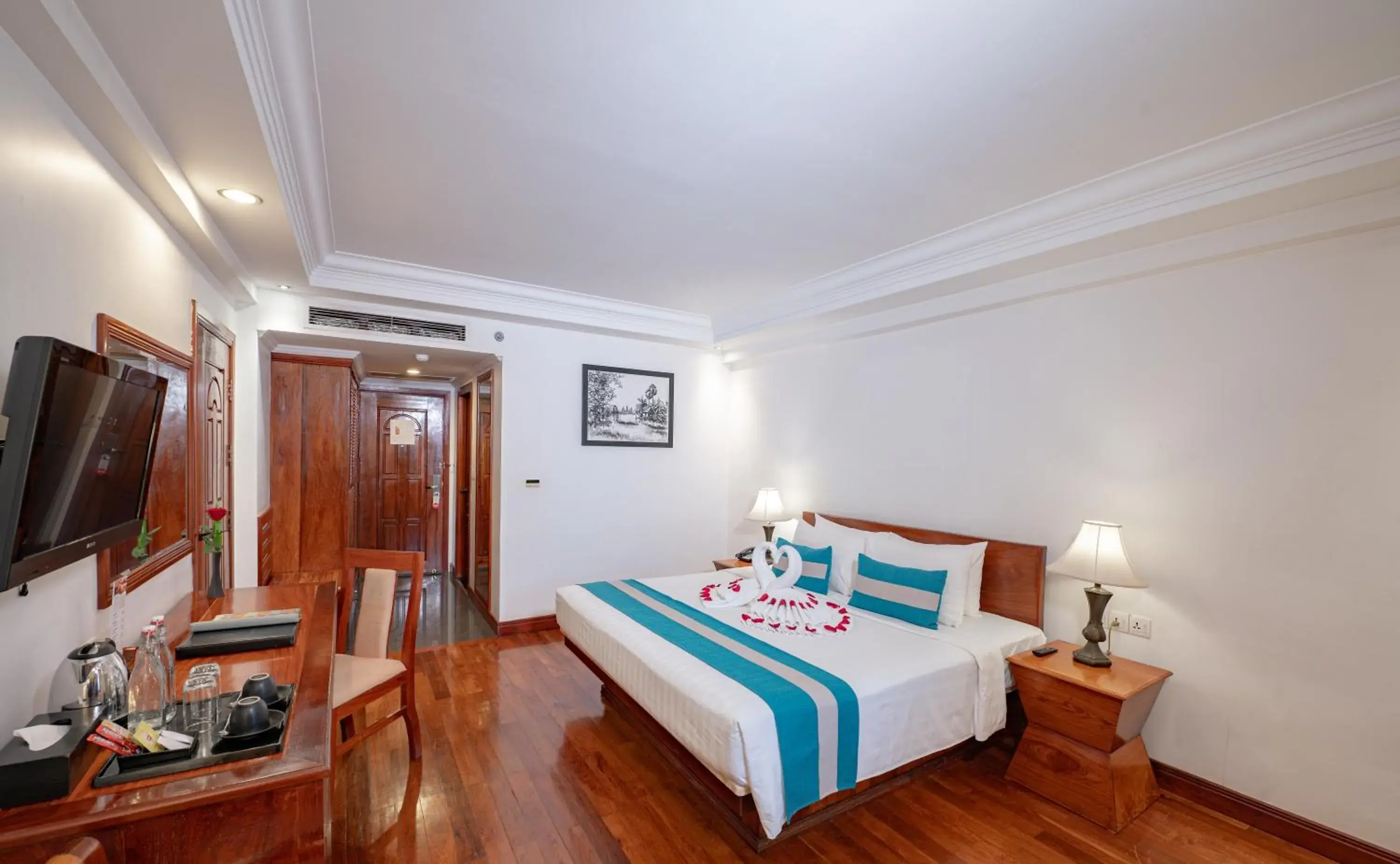 Deluxe King Room with Balcony in Somadevi Angkor Premium Deluxe King Room with Balcony in Somadevi Angkor Premium