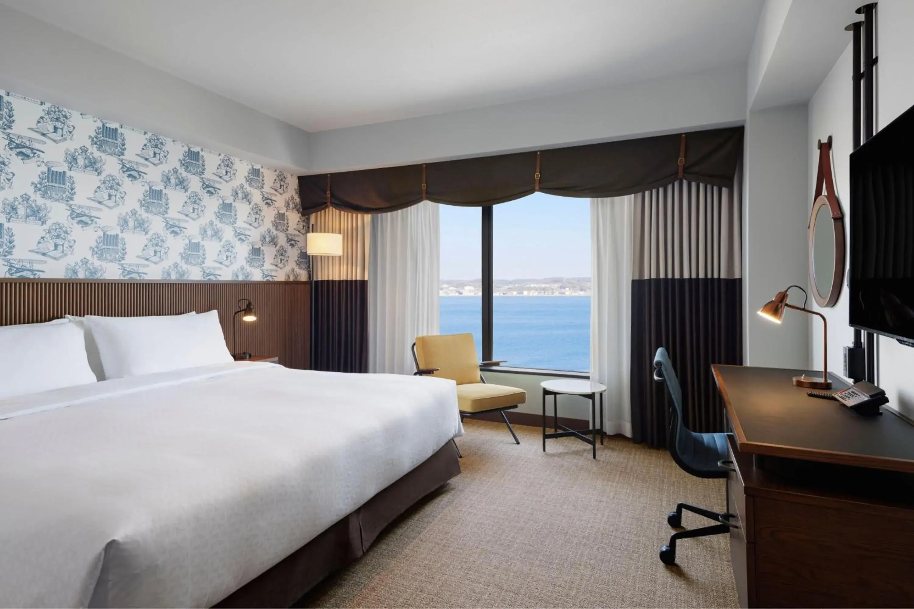 Premium King Room - single occupancy in Four Points by Sheraton Nagoya, Chubu International Airport Premium King Room - single occupancy in Four Points by Sheraton Nagoya, Chubu International Airport