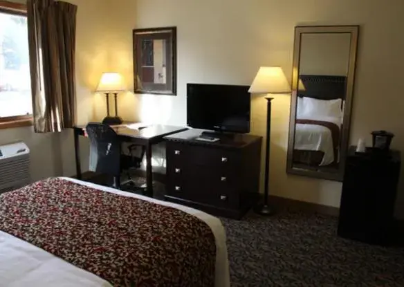 Queen Room - Disability Access in Valley Inn Sanford Medical Center Queen Room - Disability Access in Valley Inn Sanford Medical Center