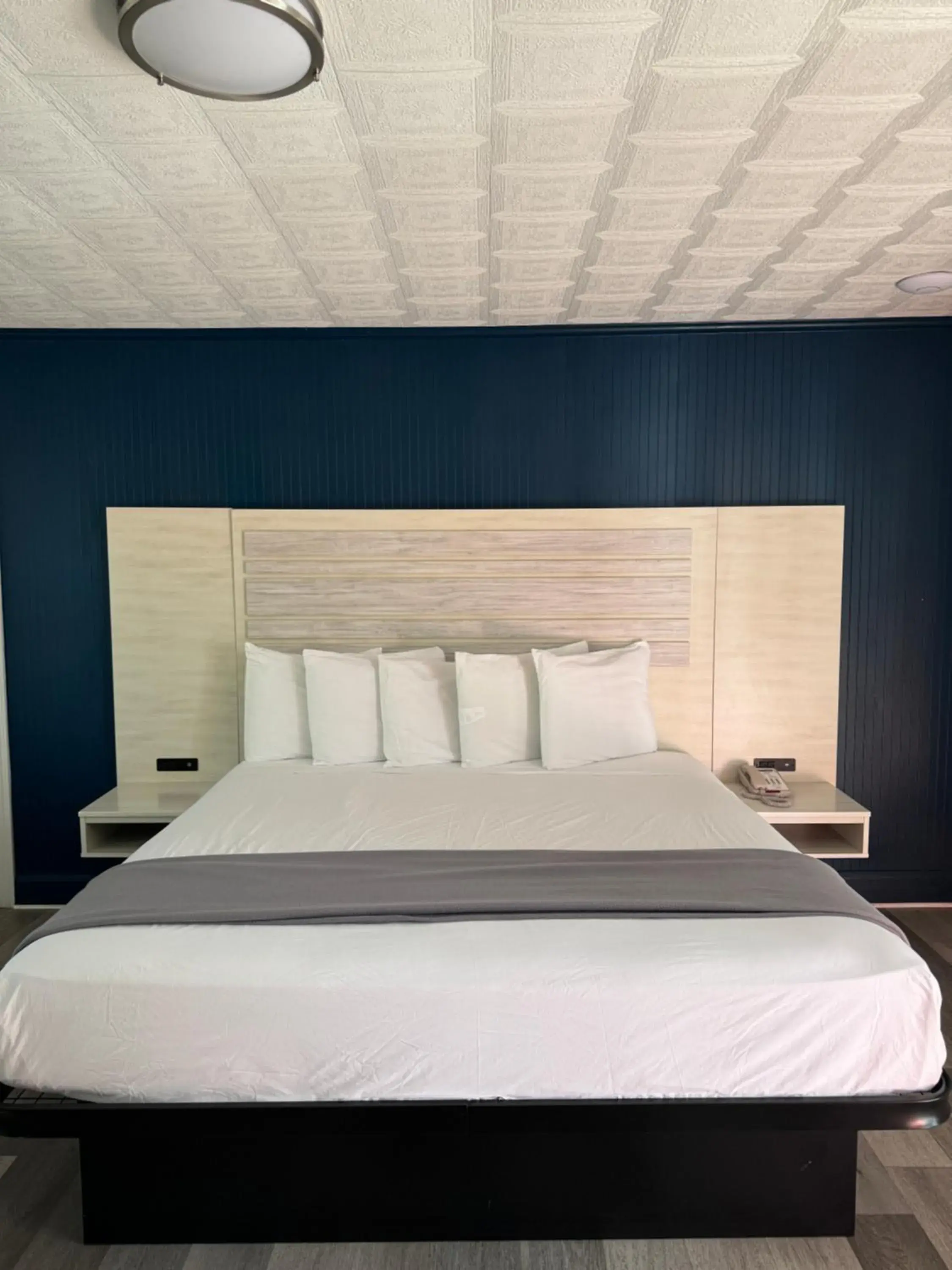 Standard King Room in Francis Scott Key Family Resort Standard King Room in Francis Scott Key Family Resort