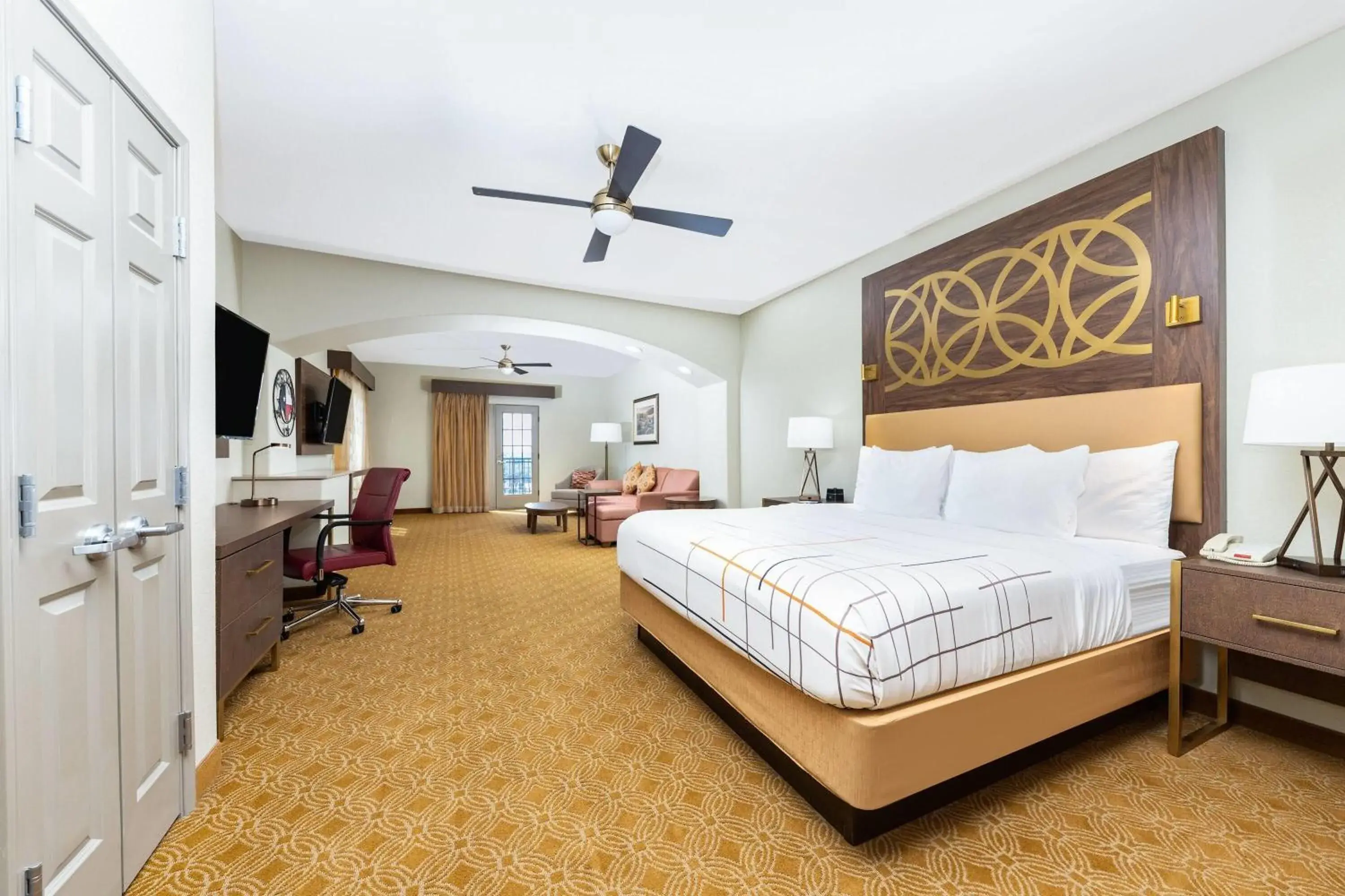 Presidential King Suite with Balcony and Lake View - 2nd Floor in La Quinta by Wyndham Marble Falls Presidential King Suite with Balcony and Lake View - 2nd Floor in La Quinta by Wyndham Marble Falls