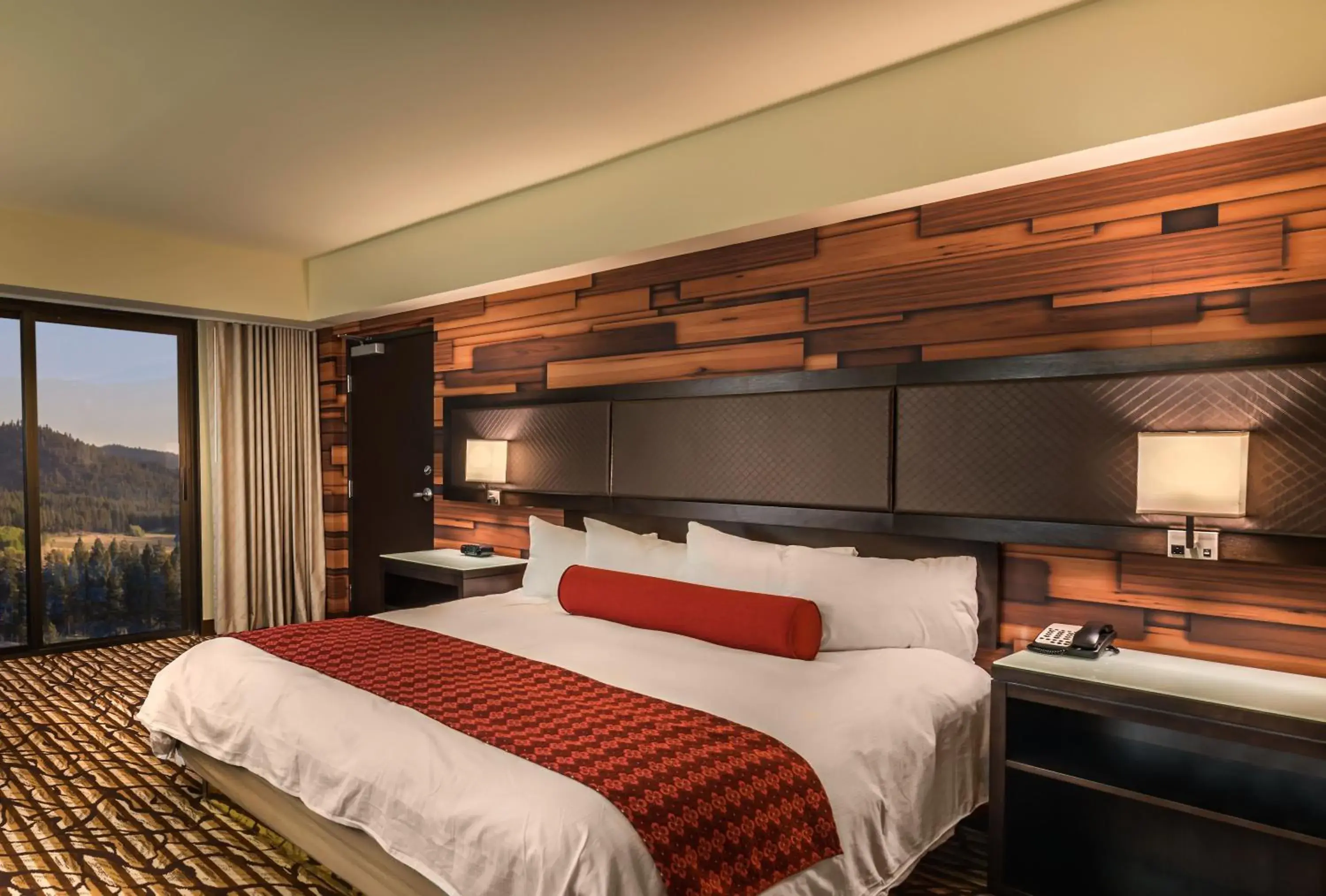 Classic King Room in Bally's Lake Tahoe Casino Resort Classic King Room in Bally's Lake Tahoe Casino Resort